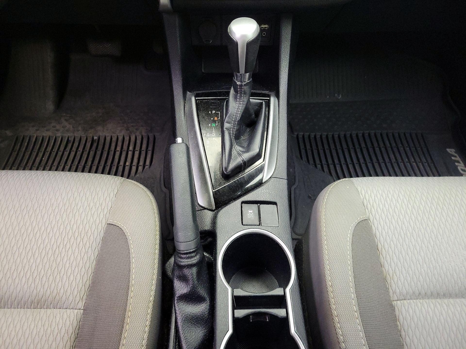 Thumbnail: 2018 Toyota Corolla - 17