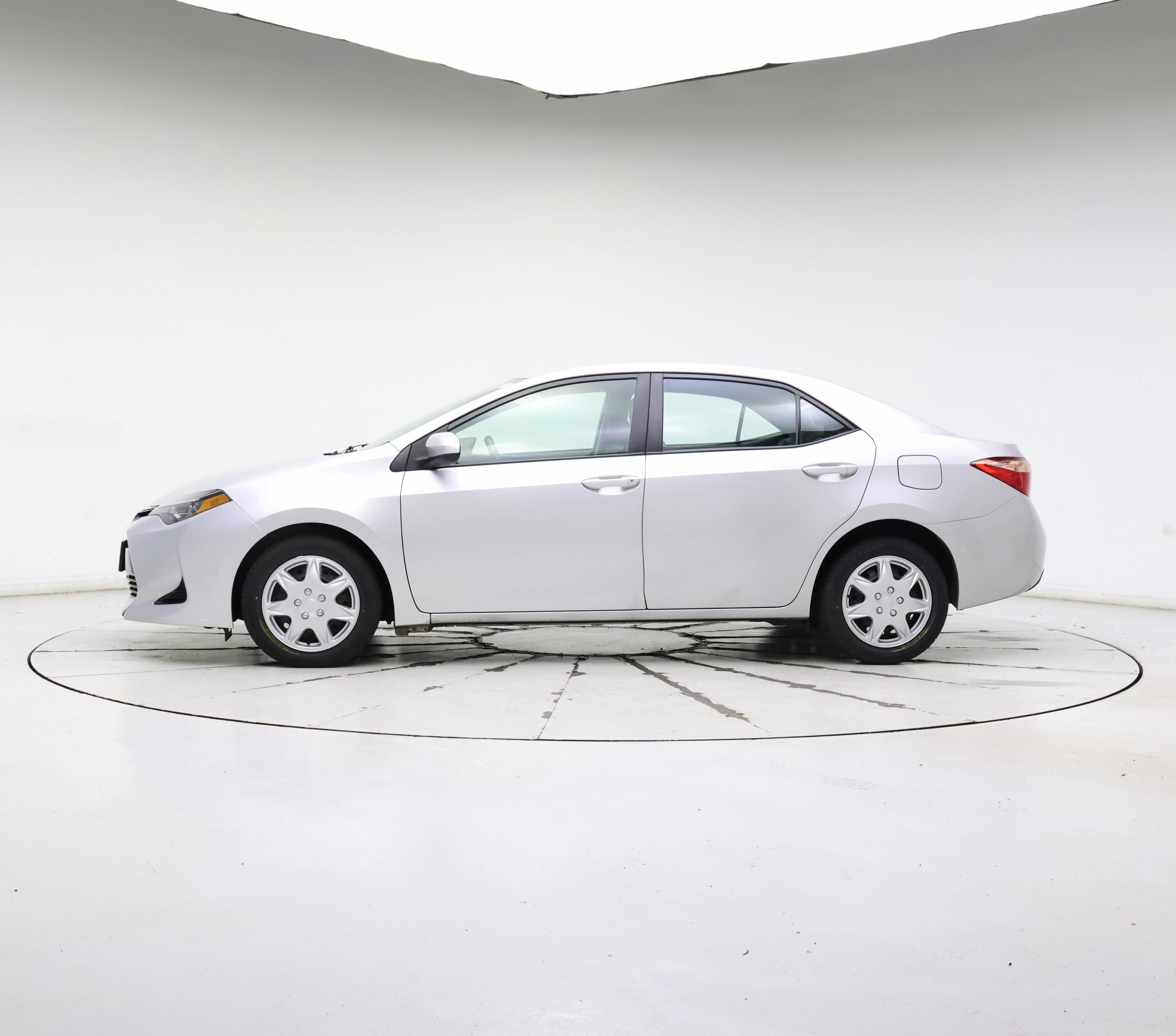 Thumbnail: 2018 Toyota Corolla - 3