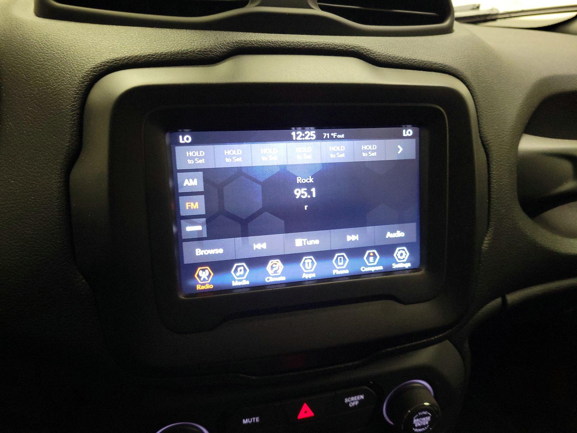 Thumbnail: 2020 Jeep Renegade - 15