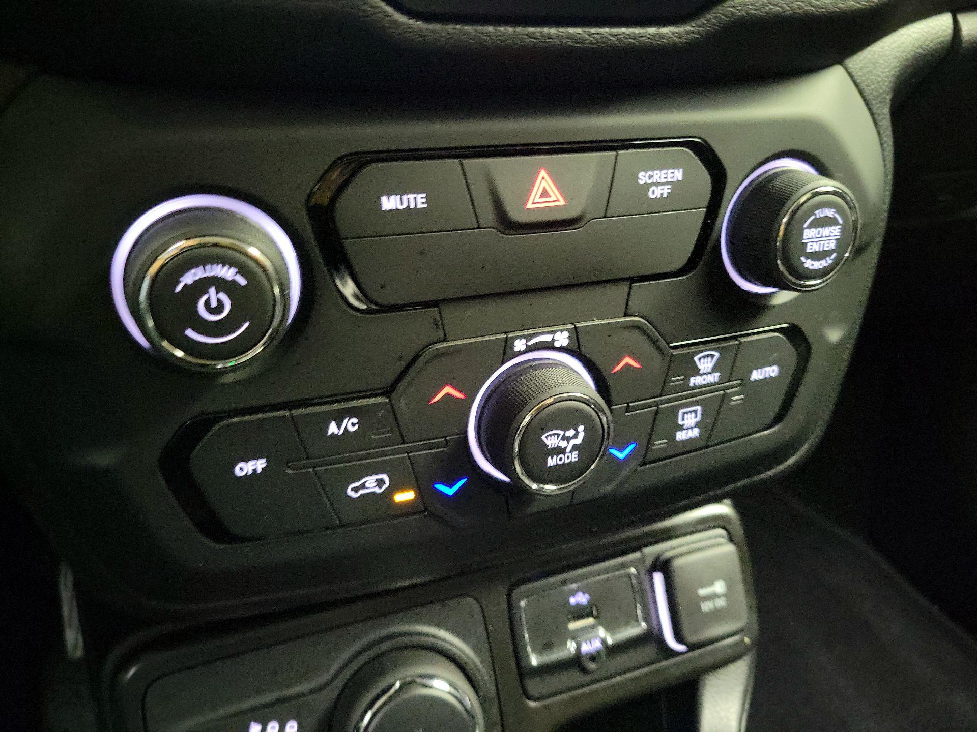 Thumbnail: 2020 Jeep Renegade - 16