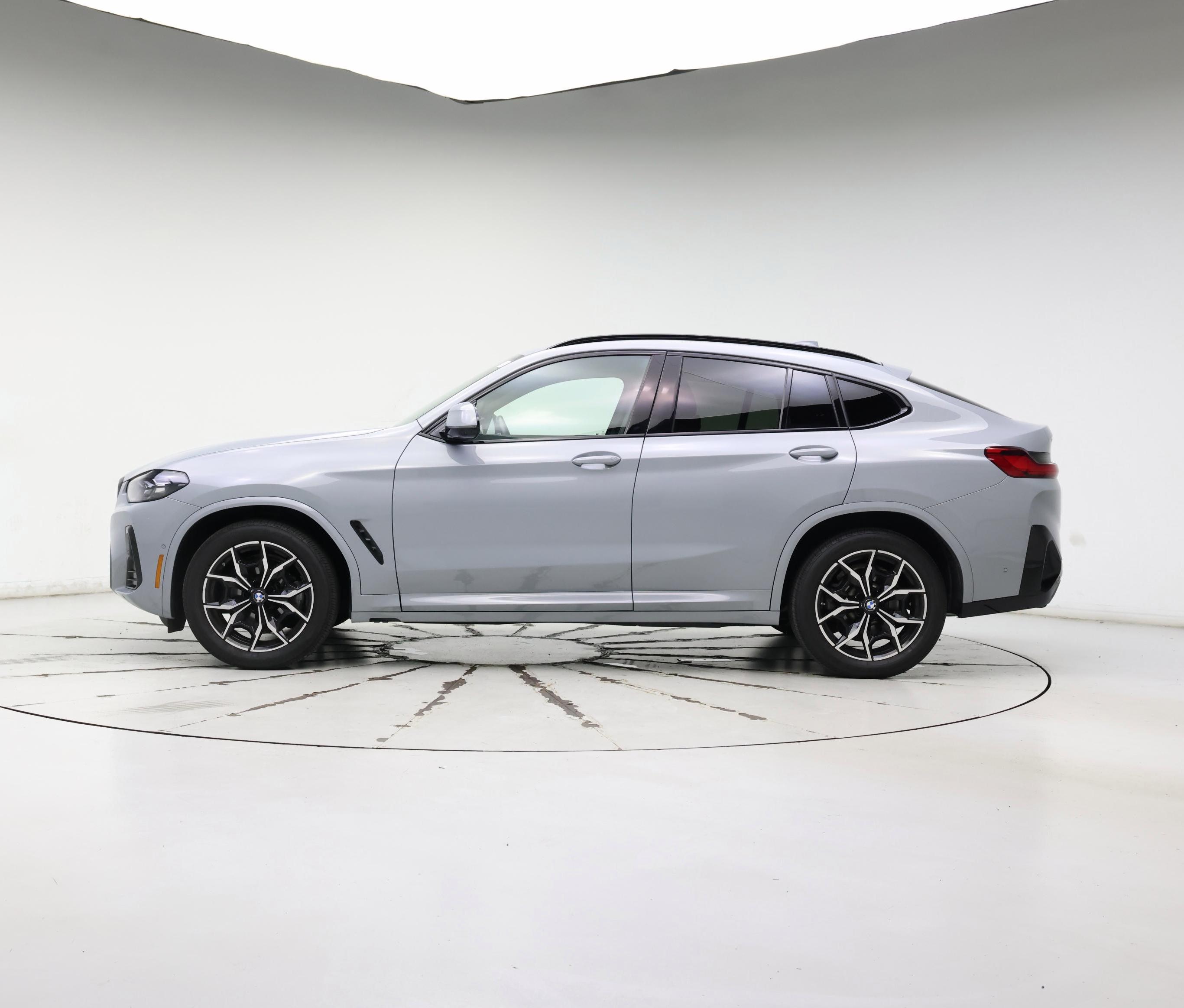 Thumbnail: 2023 BMW X4 - 3