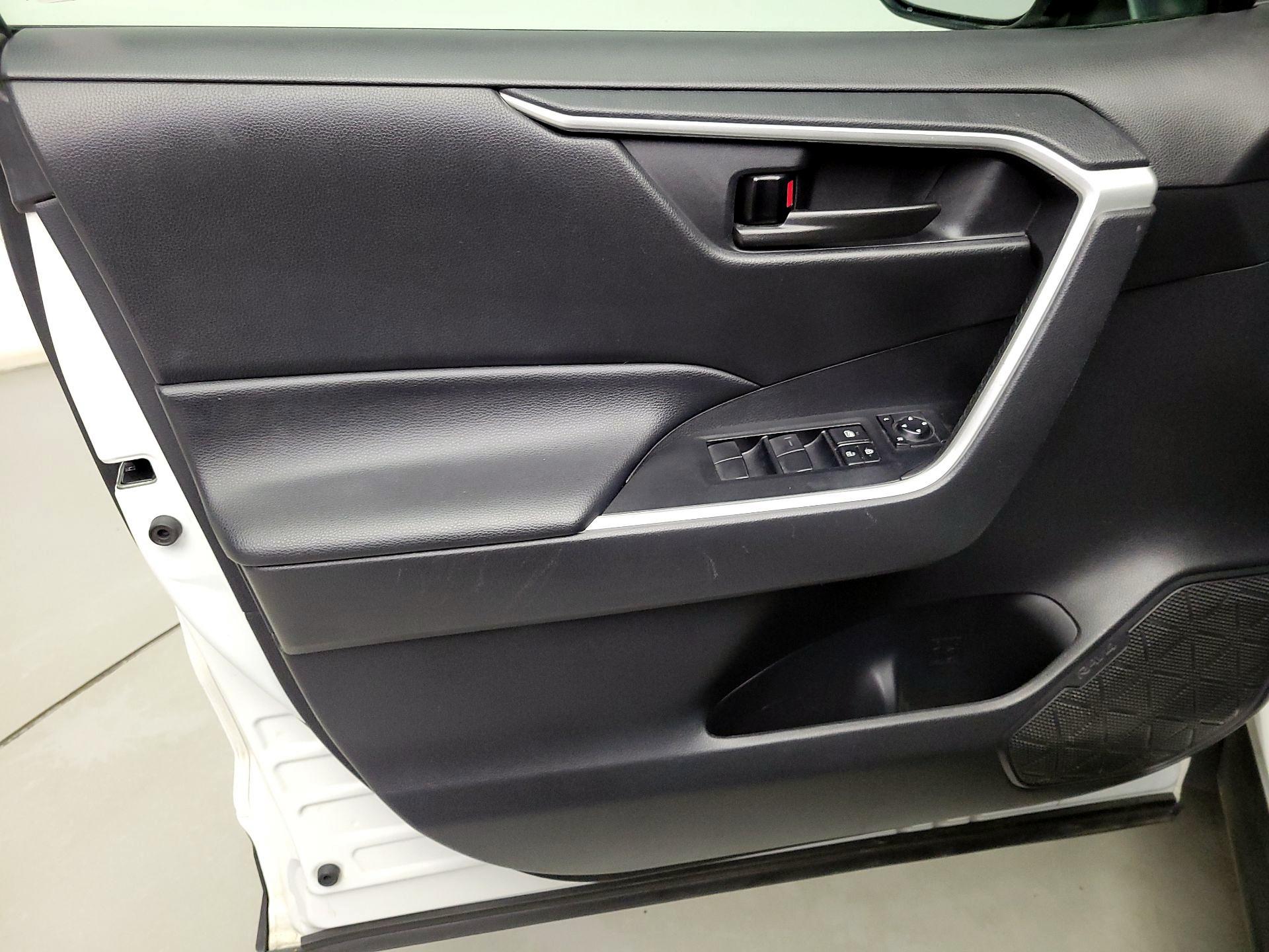 Thumbnail: 2021 Toyota RAV4 - 12