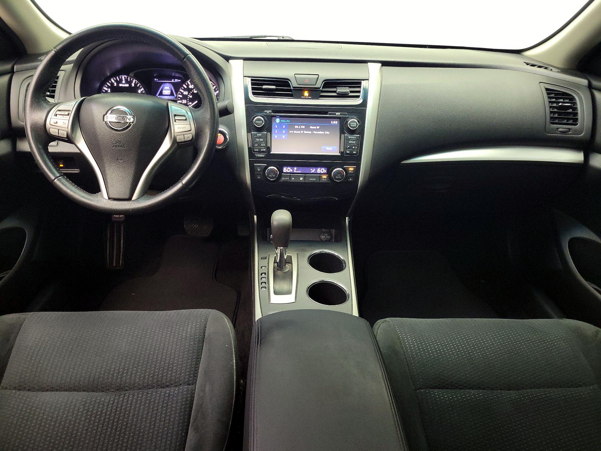 Thumbnail: 2015 Nissan Altima - 9