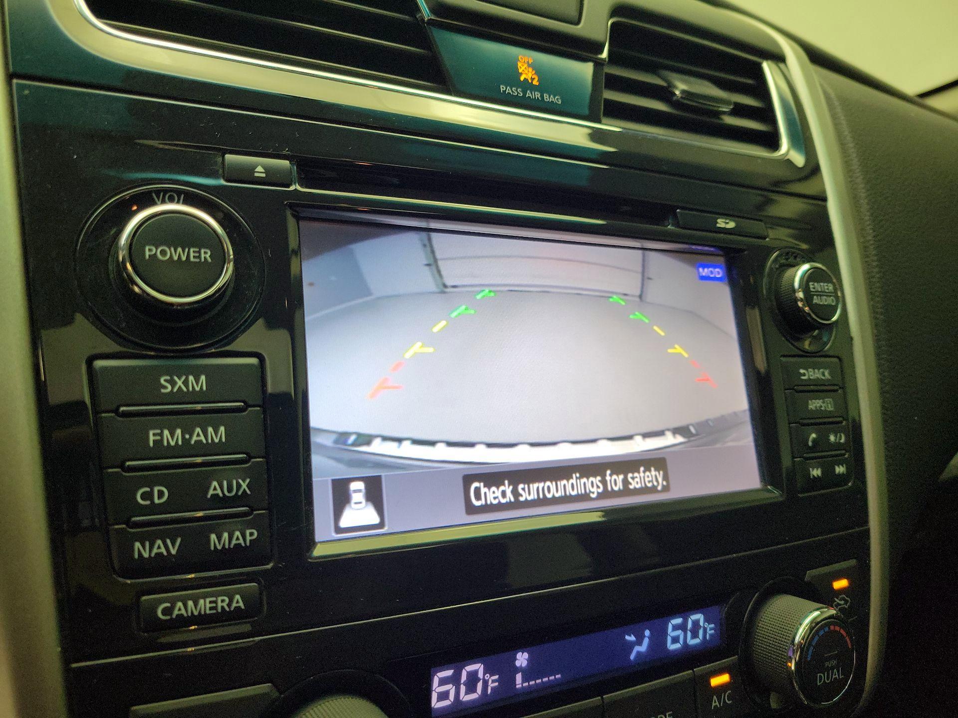 Thumbnail: 2015 Nissan Altima - 14