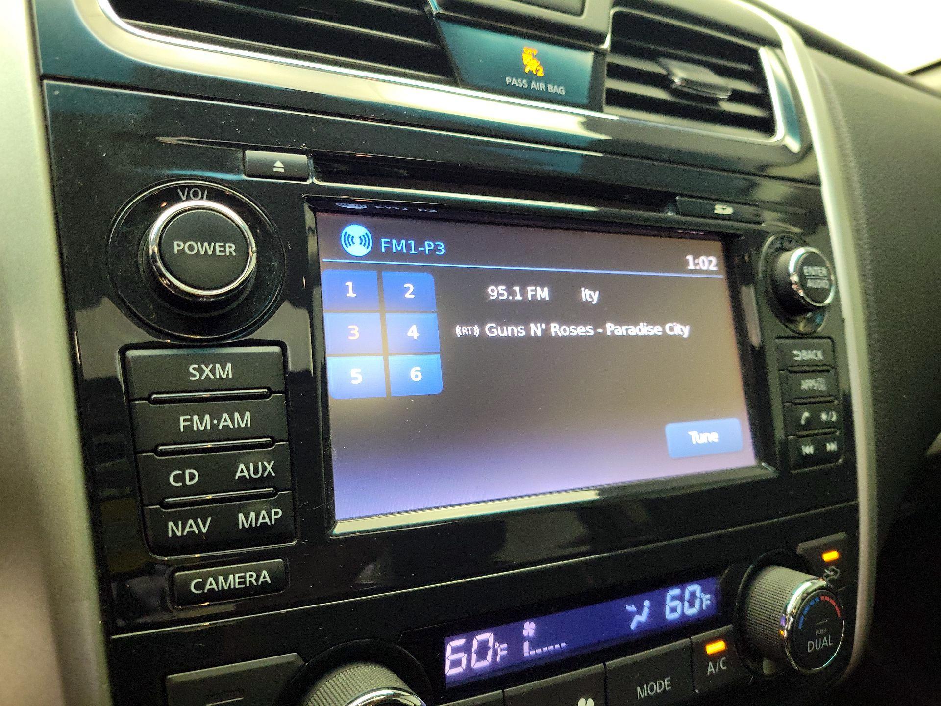 Thumbnail: 2015 Nissan Altima - 15
