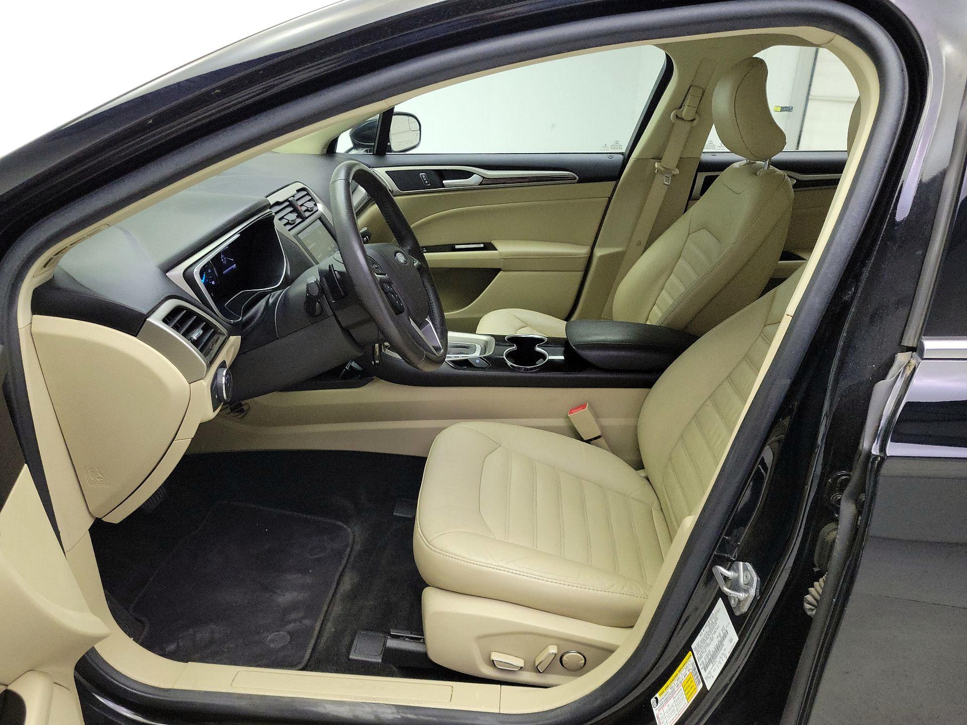 Thumbnail: 2016 Ford Fusion - 11