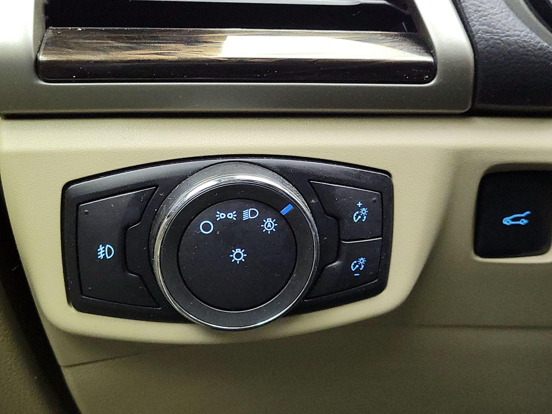 Thumbnail: 2016 Ford Fusion - 13