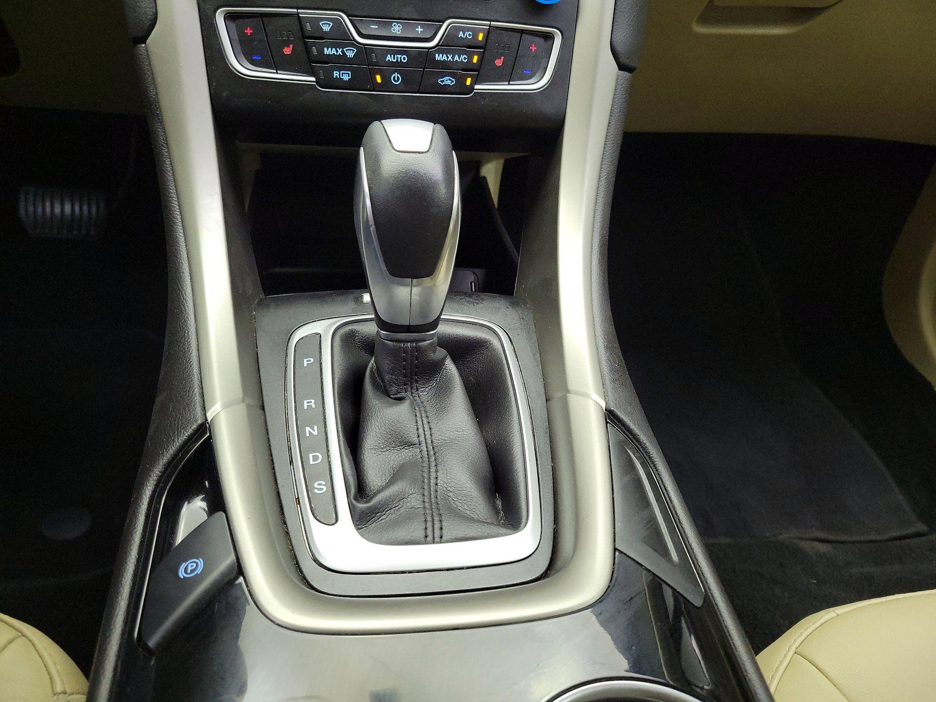 Thumbnail: 2016 Ford Fusion - 18