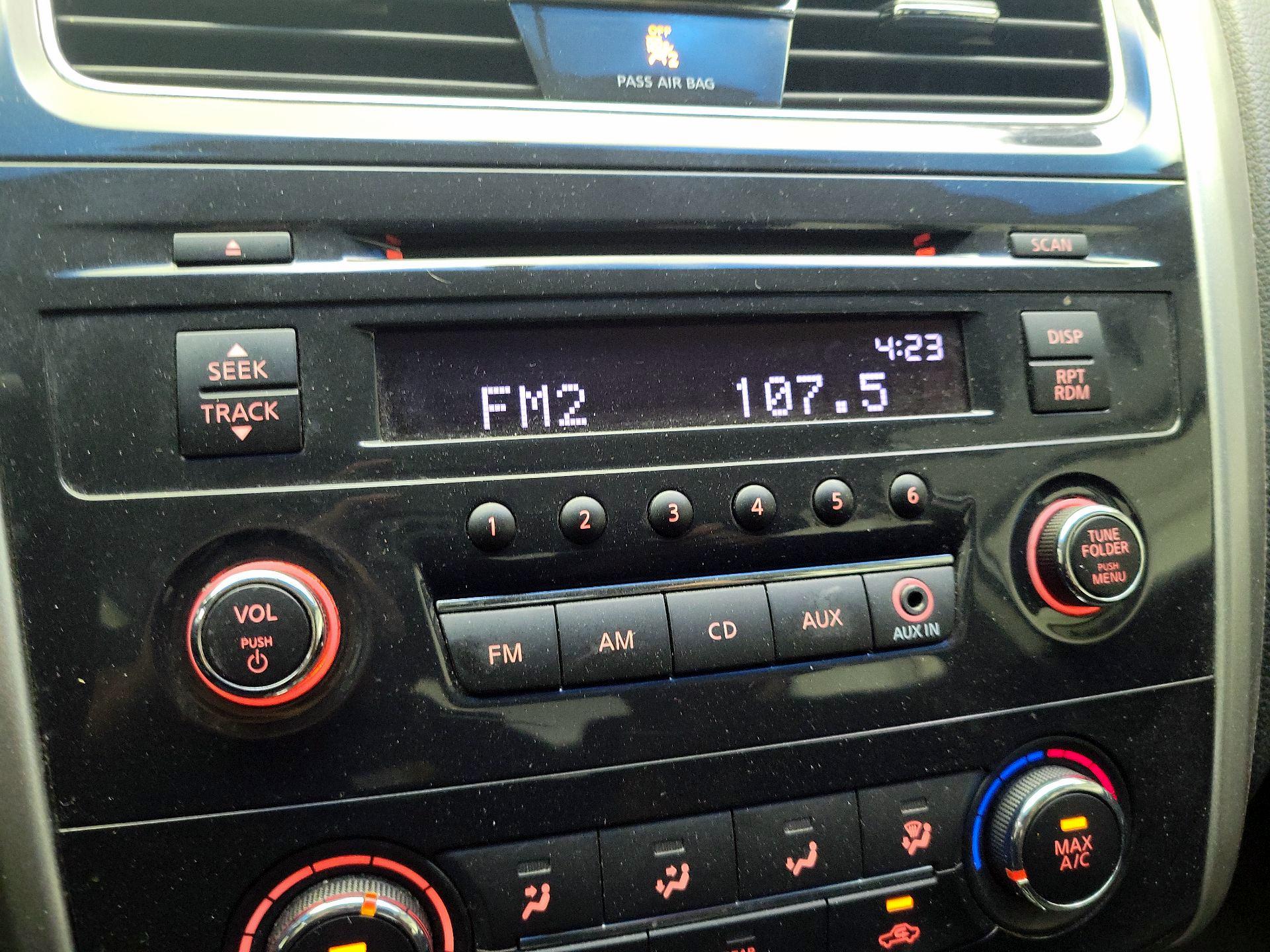 Thumbnail: 2014 Nissan Altima - 14