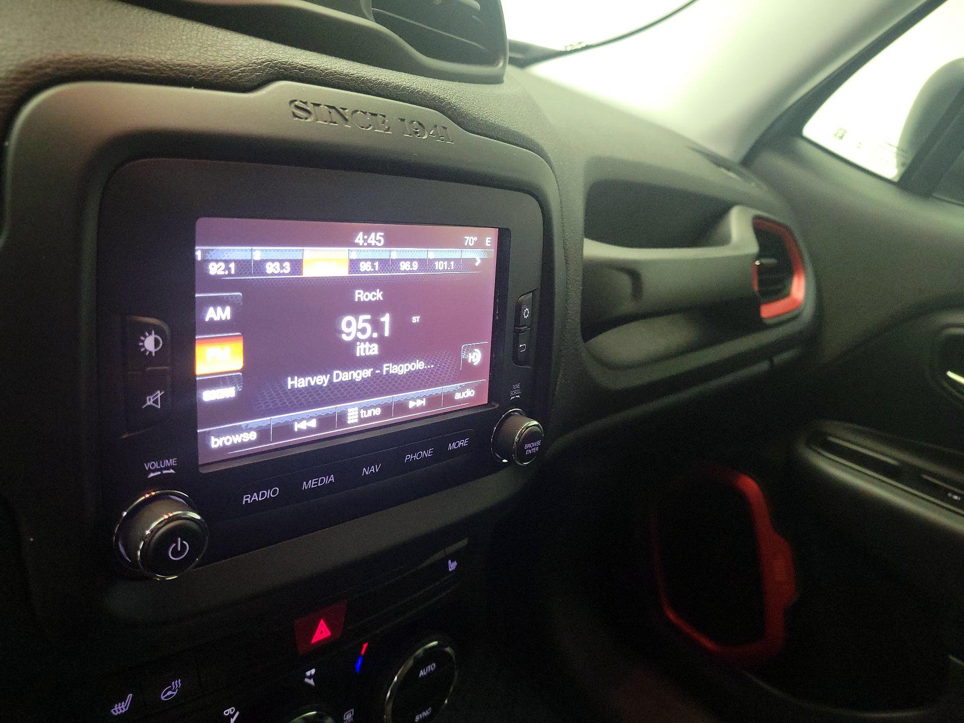 Thumbnail: 2016 Jeep Renegade - 15