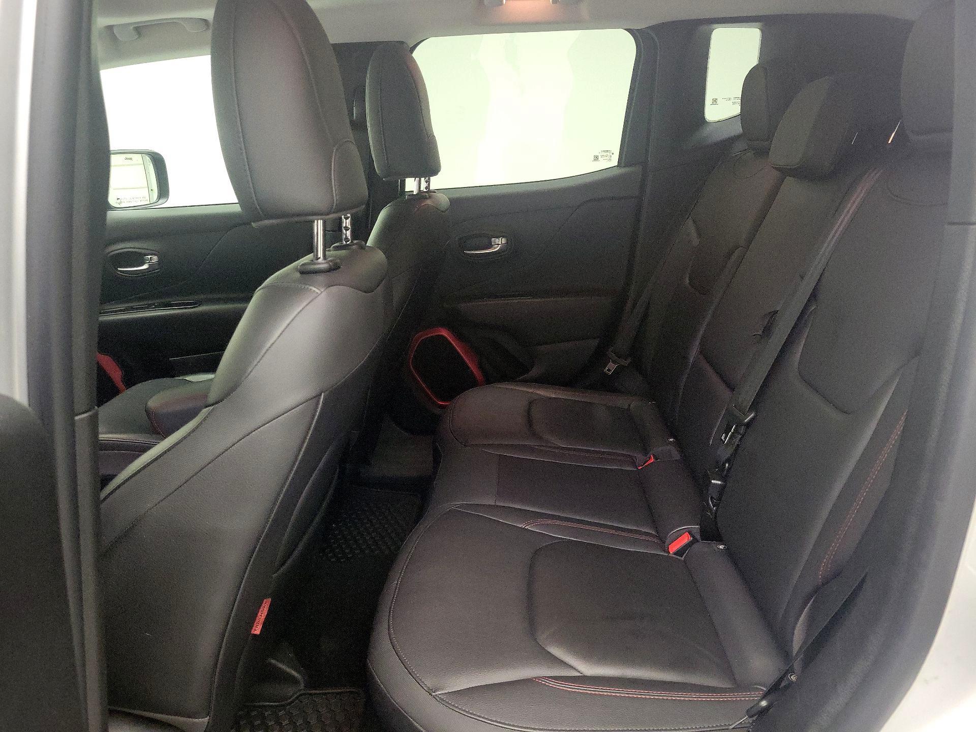 Thumbnail: 2016 Jeep Renegade - 20