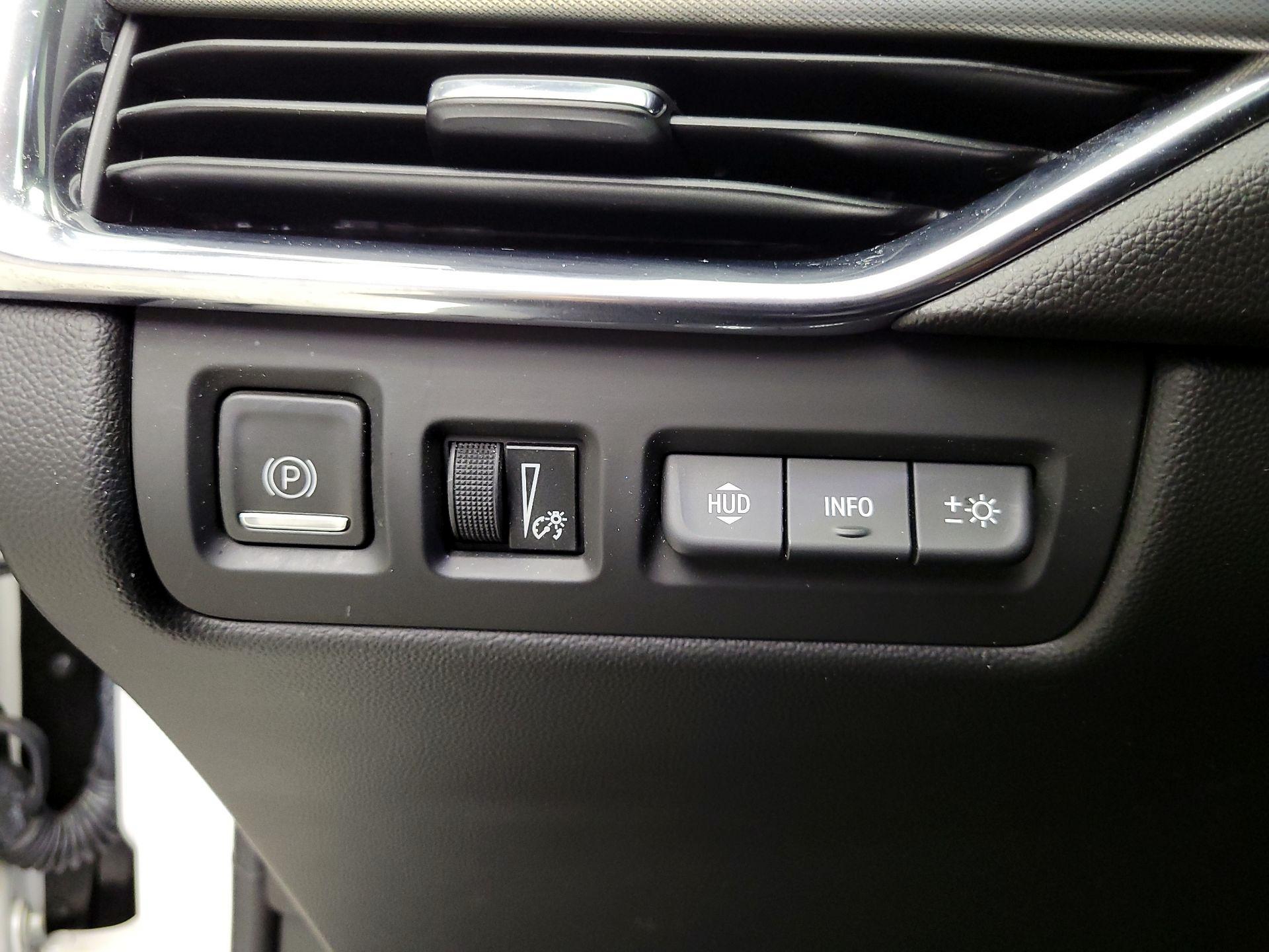 Thumbnail: 2021 Cadillac XT4 - 13