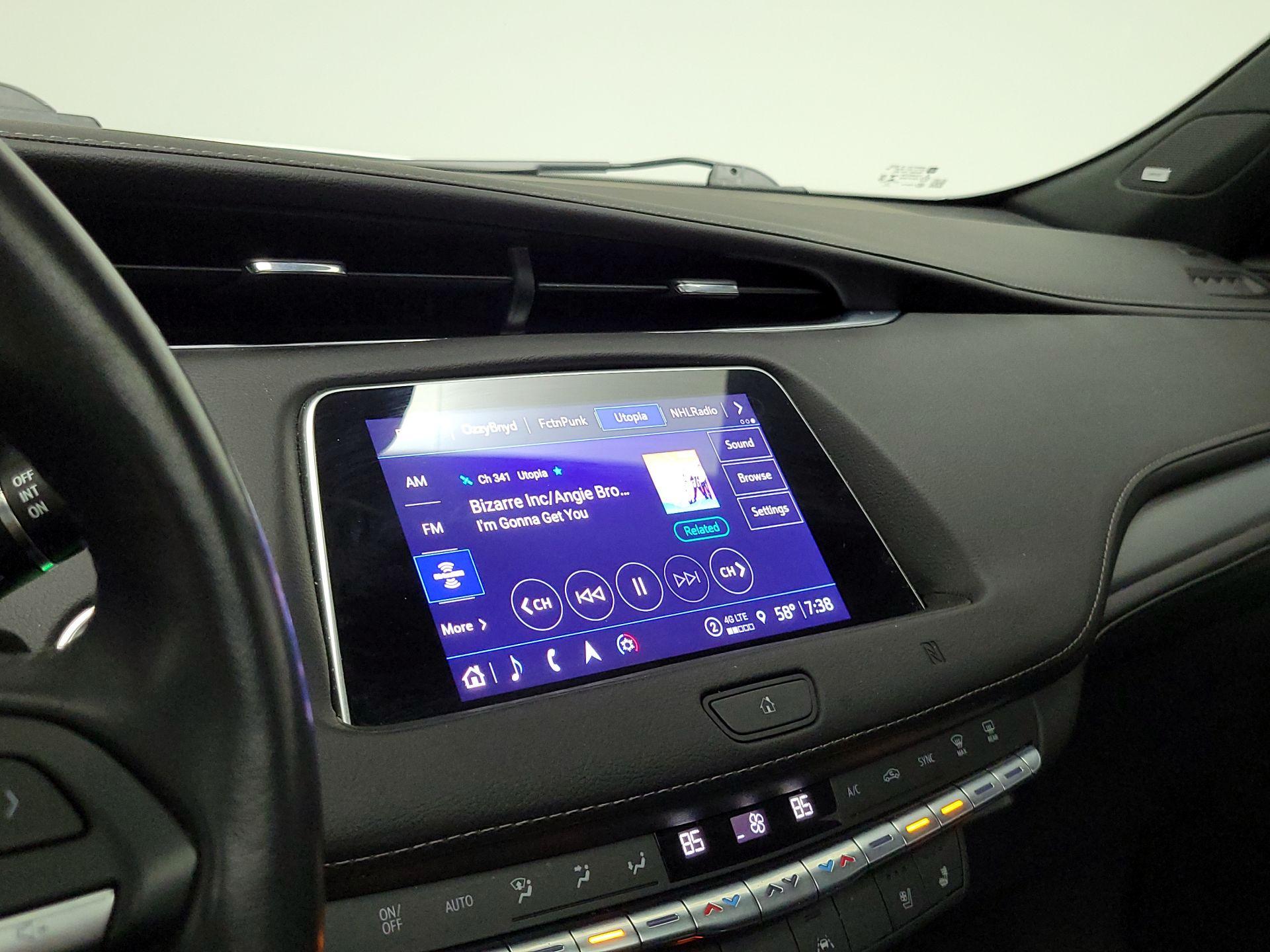 Thumbnail: 2021 Cadillac XT4 - 16