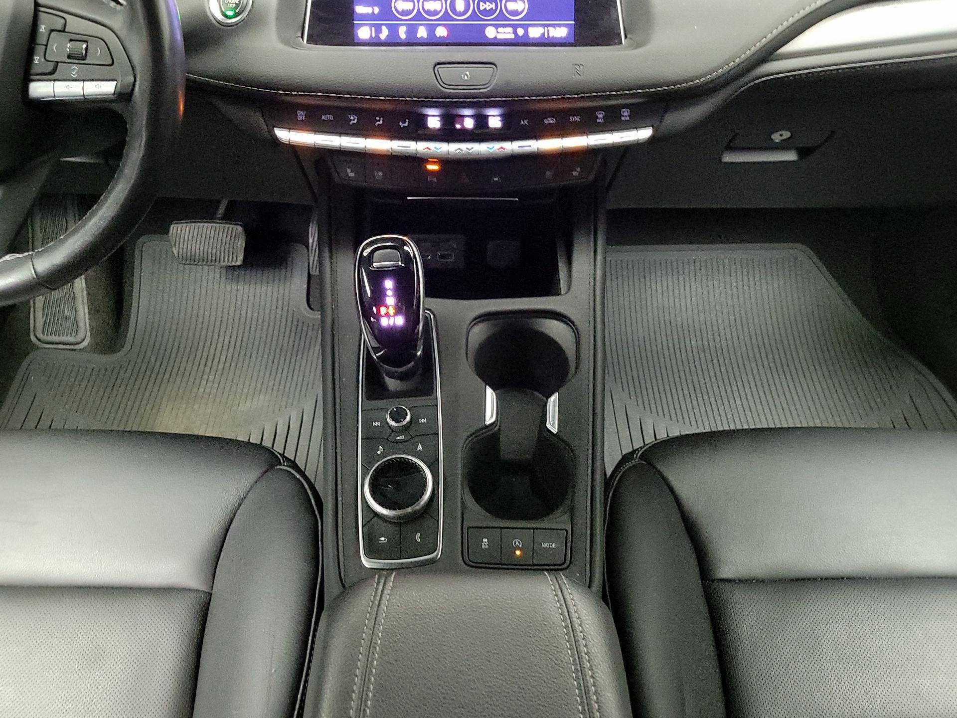 Thumbnail: 2021 Cadillac XT4 - 18