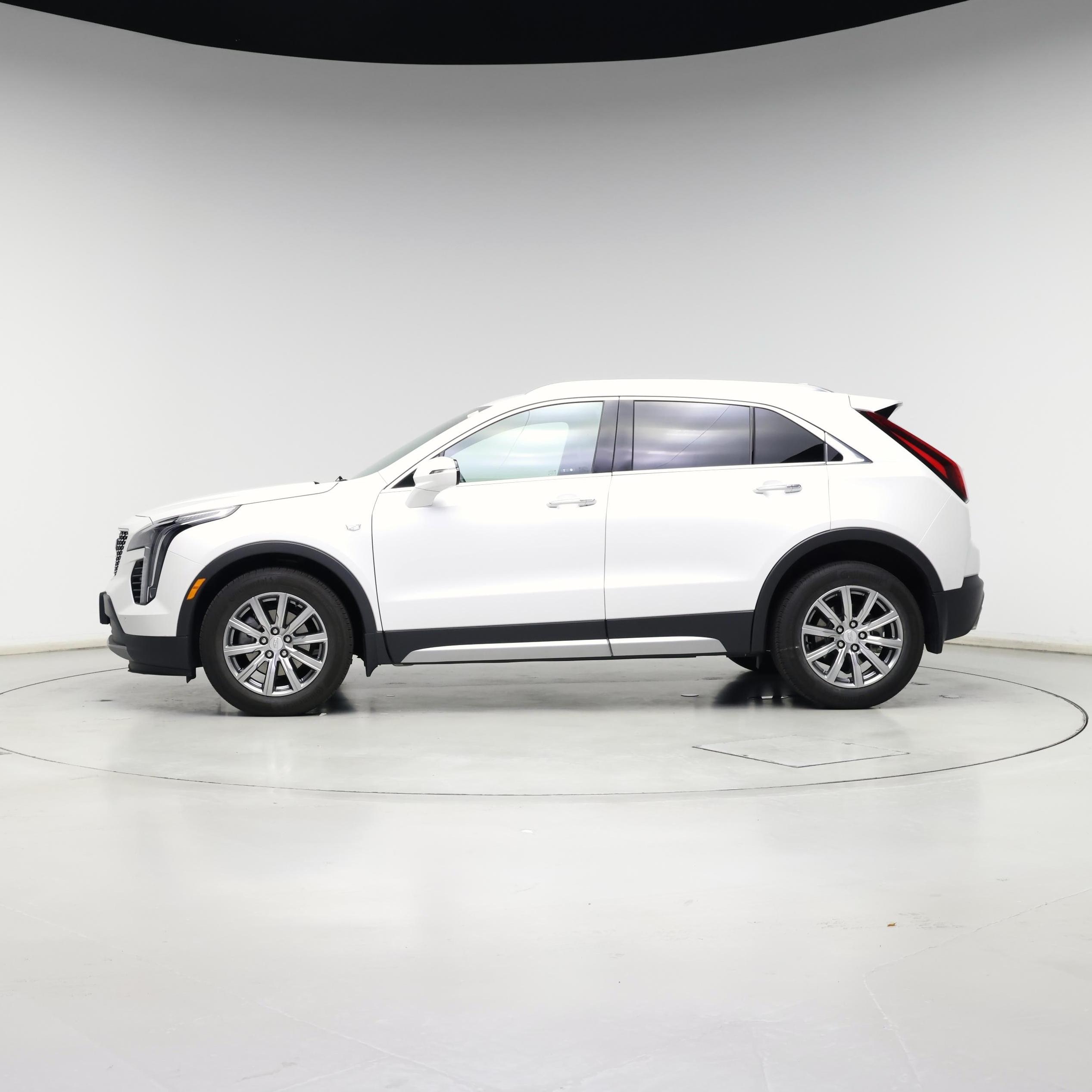 Thumbnail: 2021 Cadillac XT4 - 3