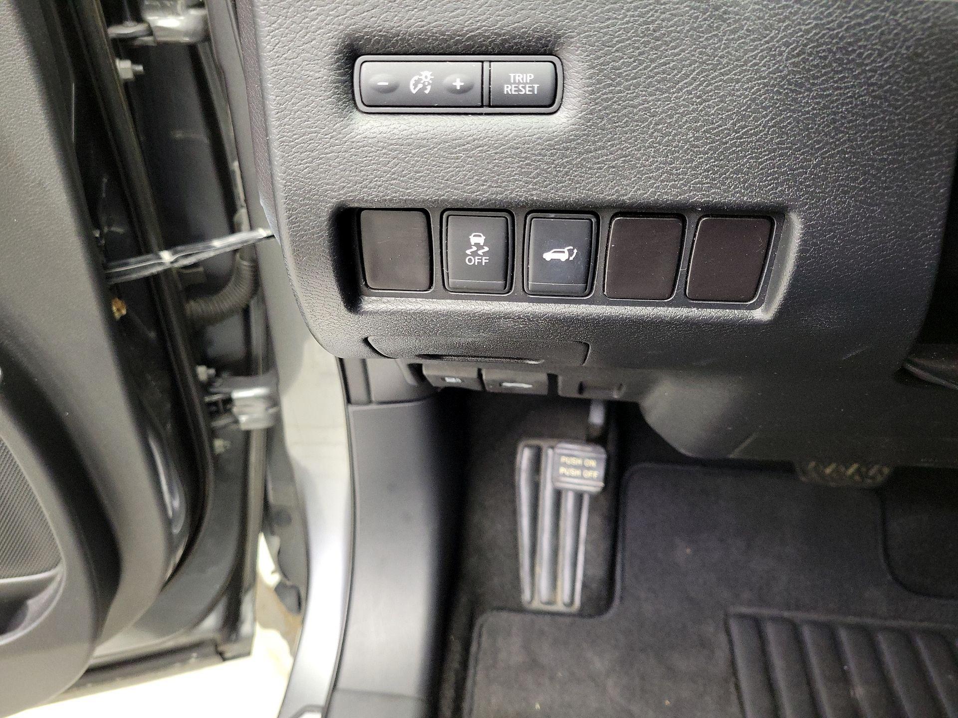 Thumbnail: 2015 Nissan Murano - 13
