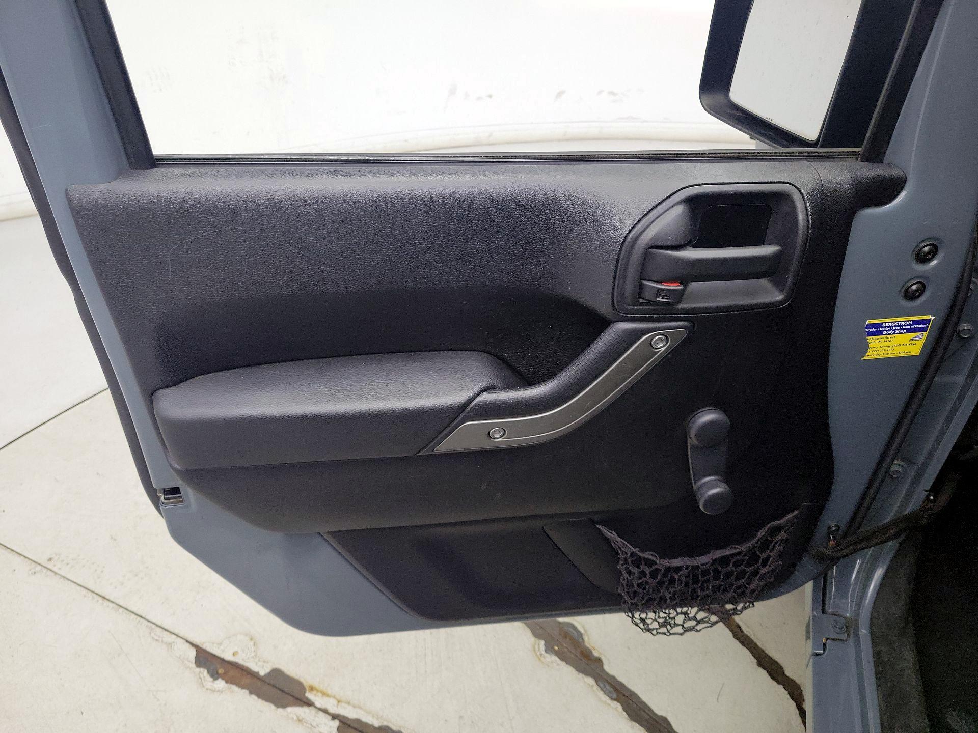Thumbnail: 2014 Jeep Wrangler - 12