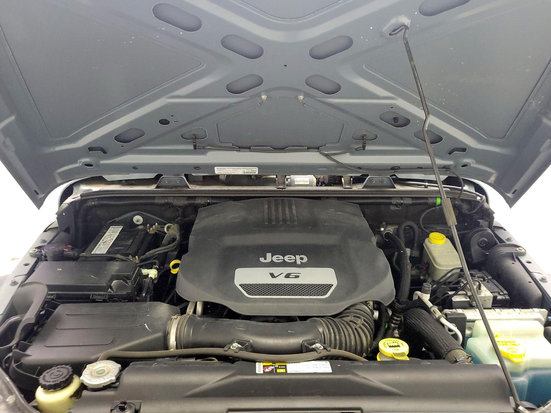 Thumbnail: 2014 Jeep Wrangler - 19