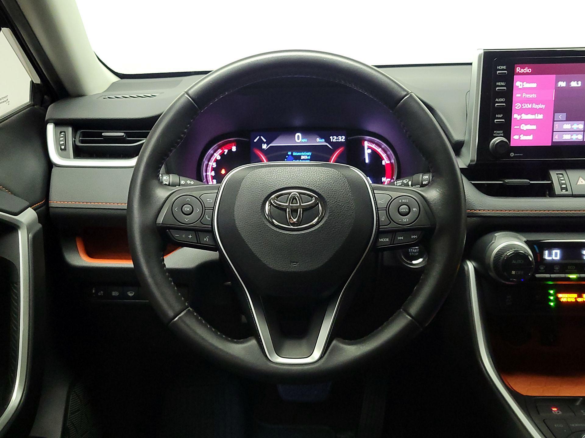 Thumbnail: 2020 Toyota RAV4 - 10
