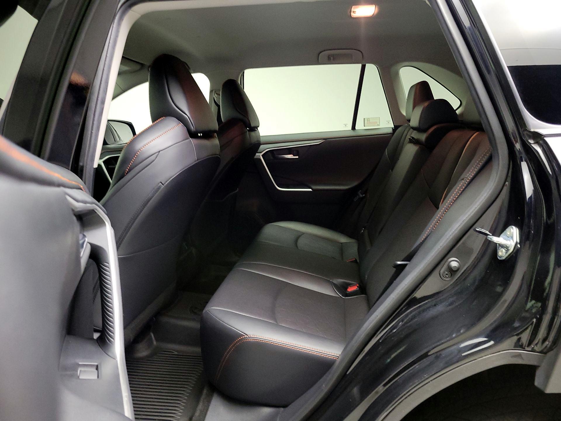 Thumbnail: 2020 Toyota RAV4 - 19