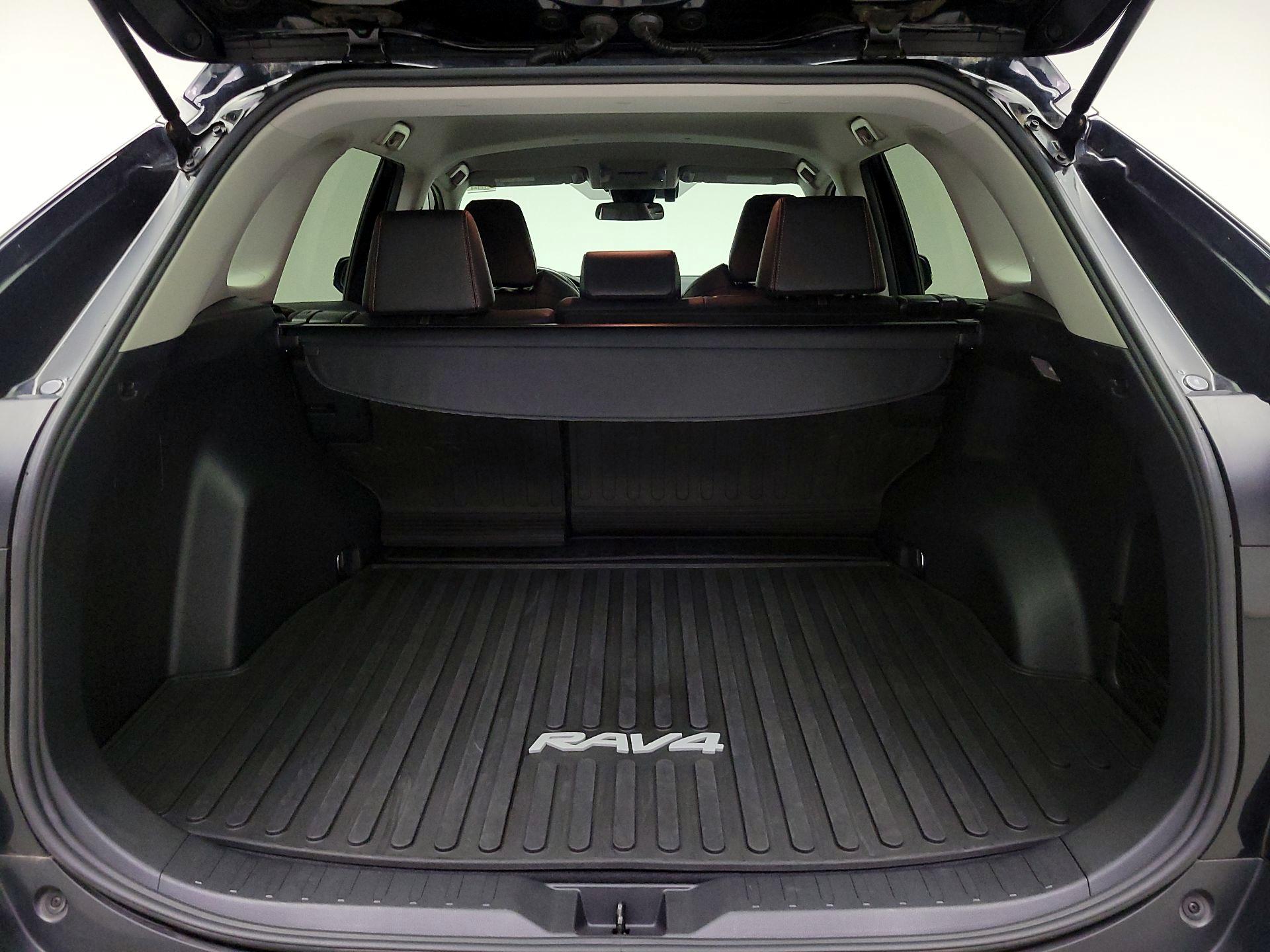 Thumbnail: 2020 Toyota RAV4 - 20