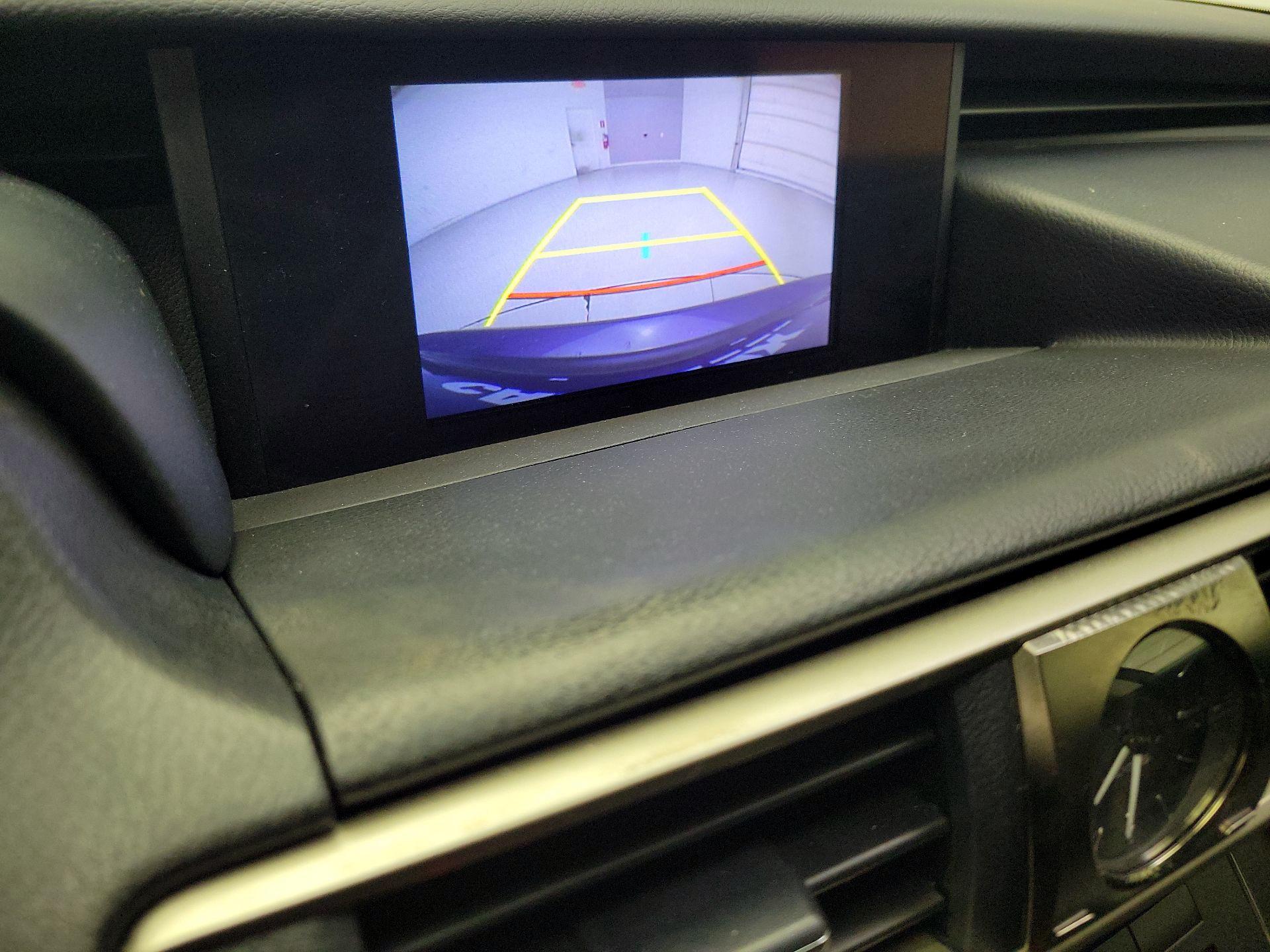 Thumbnail: 2018 Lexus IS - 14