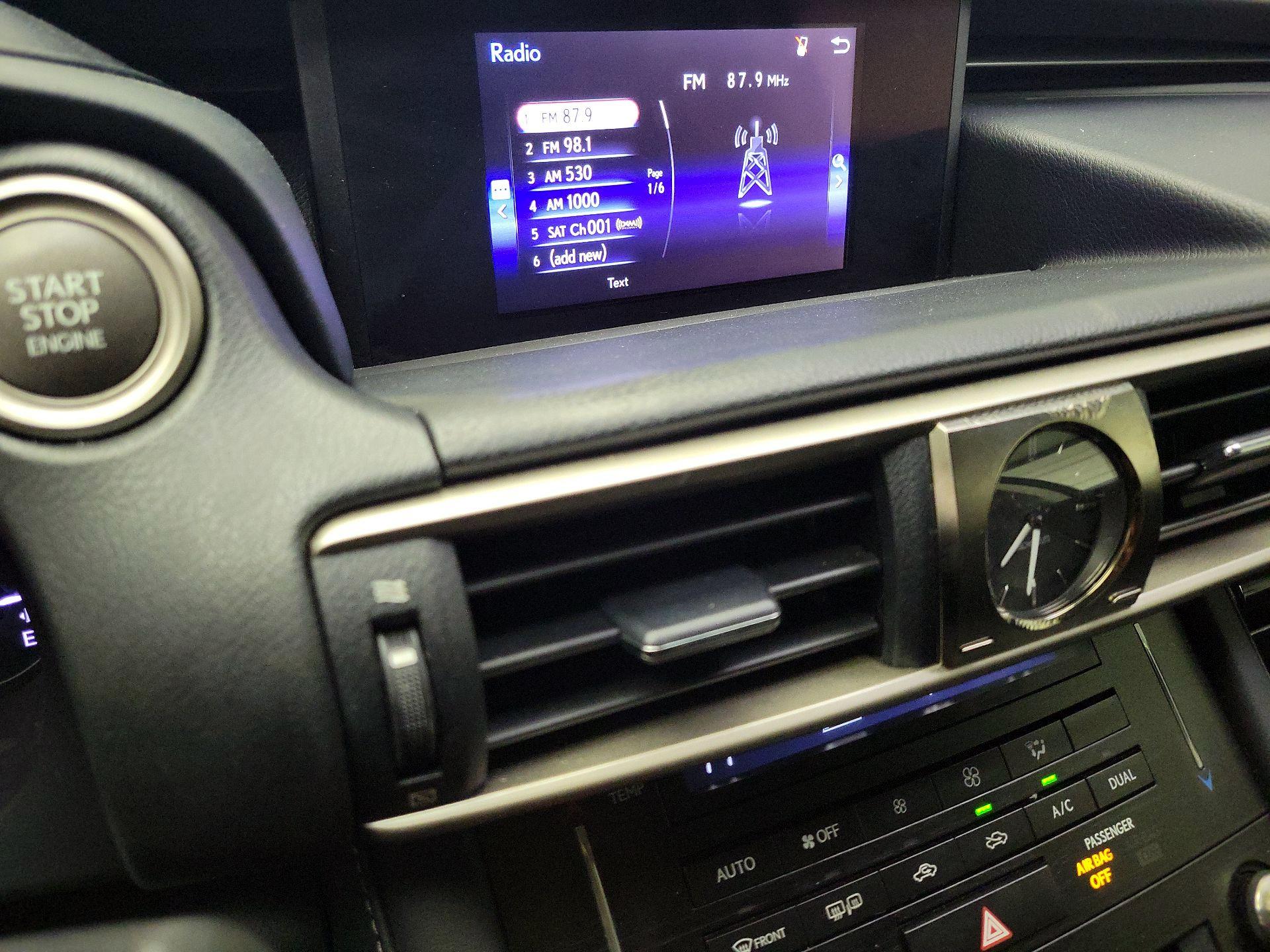 Thumbnail: 2018 Lexus IS - 15