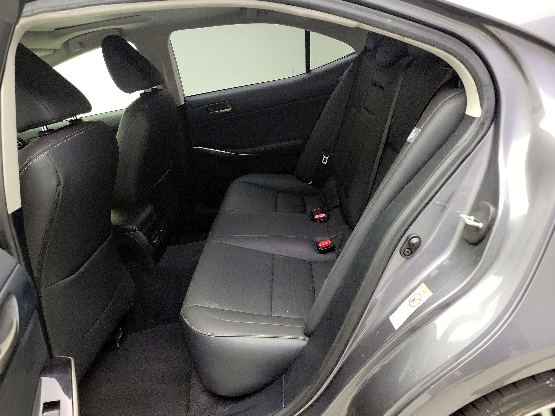 Thumbnail: 2018 Lexus IS - 20