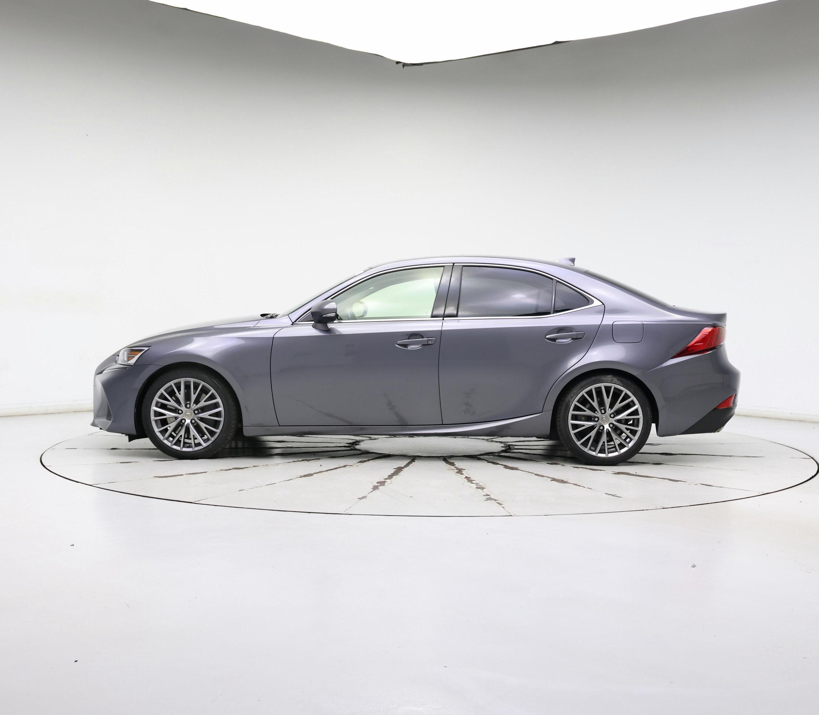 Thumbnail: 2018 Lexus IS - 3