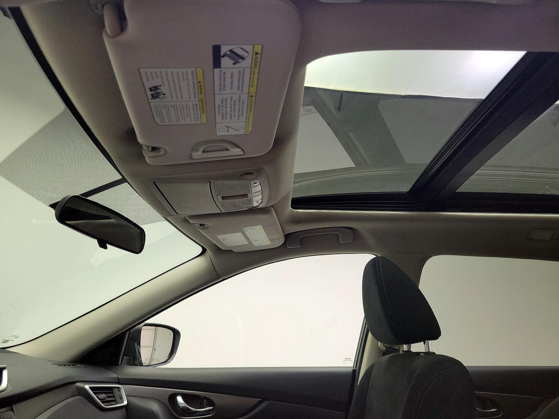 Thumbnail: 2015 Nissan Rogue - 20