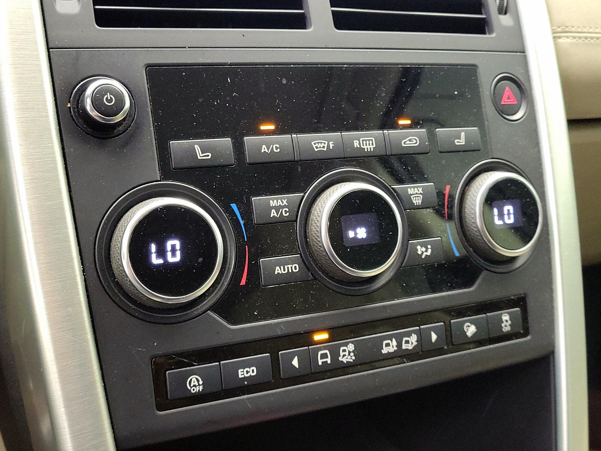Thumbnail: 2019 Land Rover Discovery Sport - 17