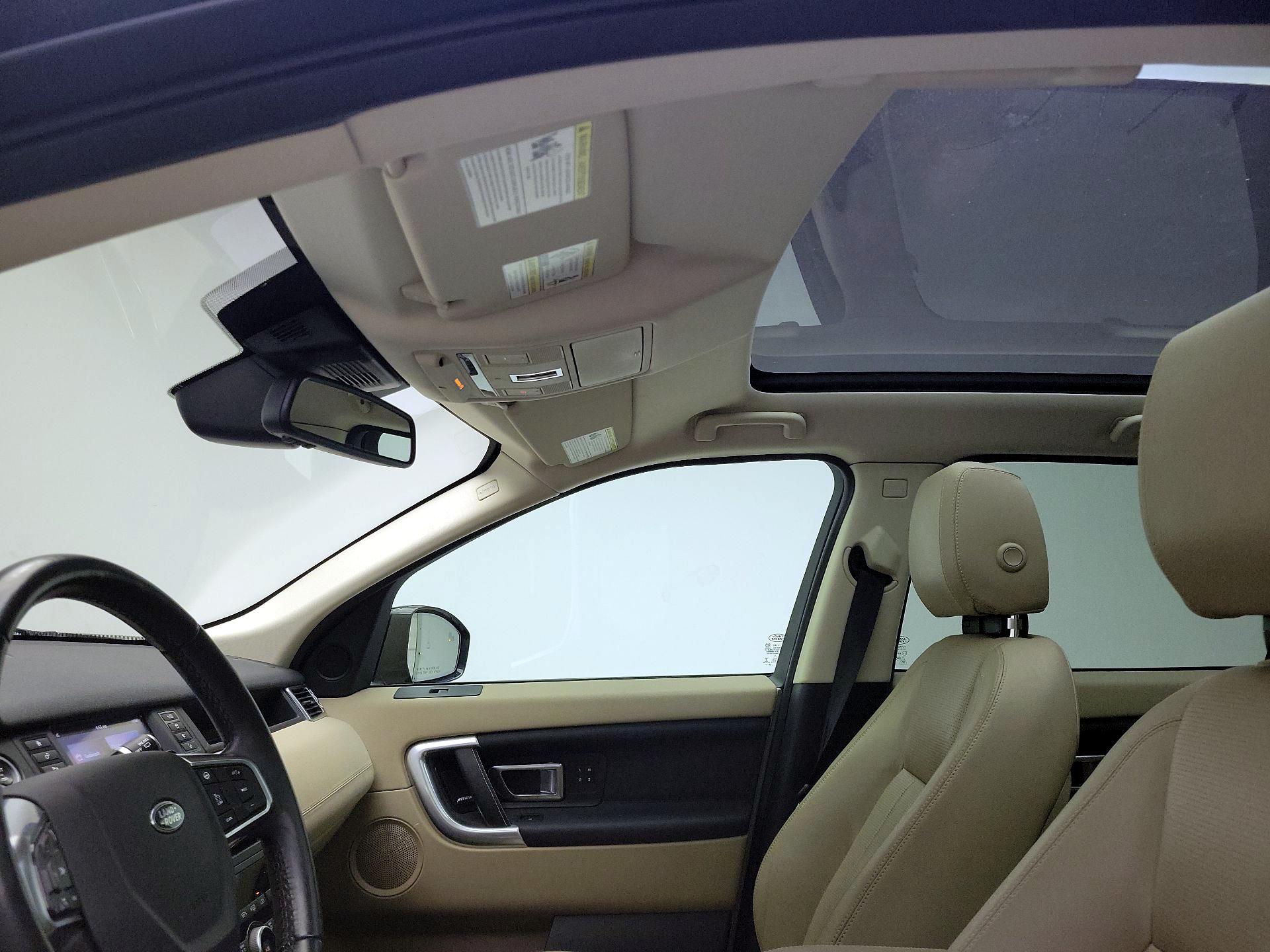 Thumbnail: 2019 Land Rover Discovery Sport - 20
