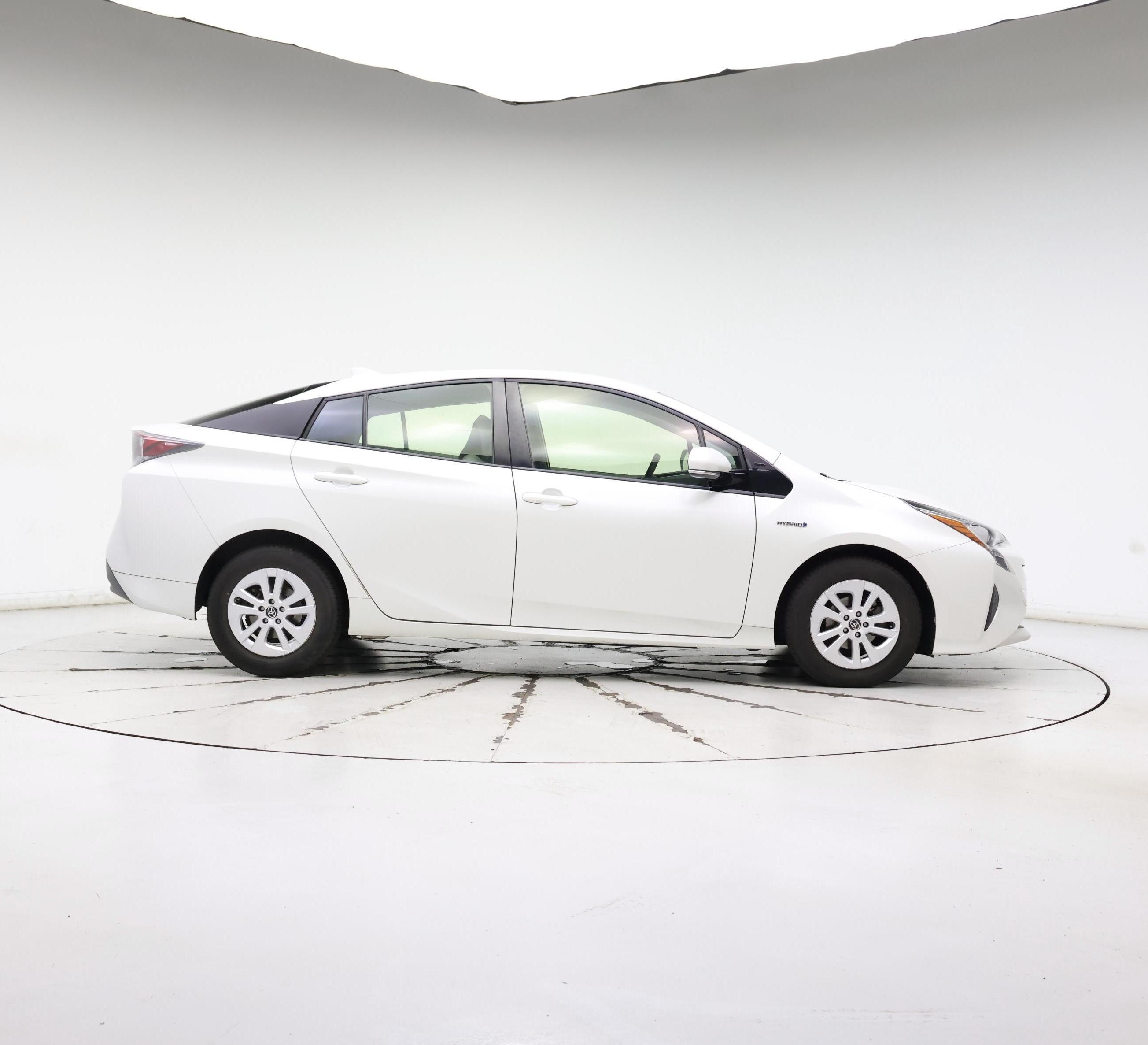 Thumbnail: 2016 Toyota Prius - 7