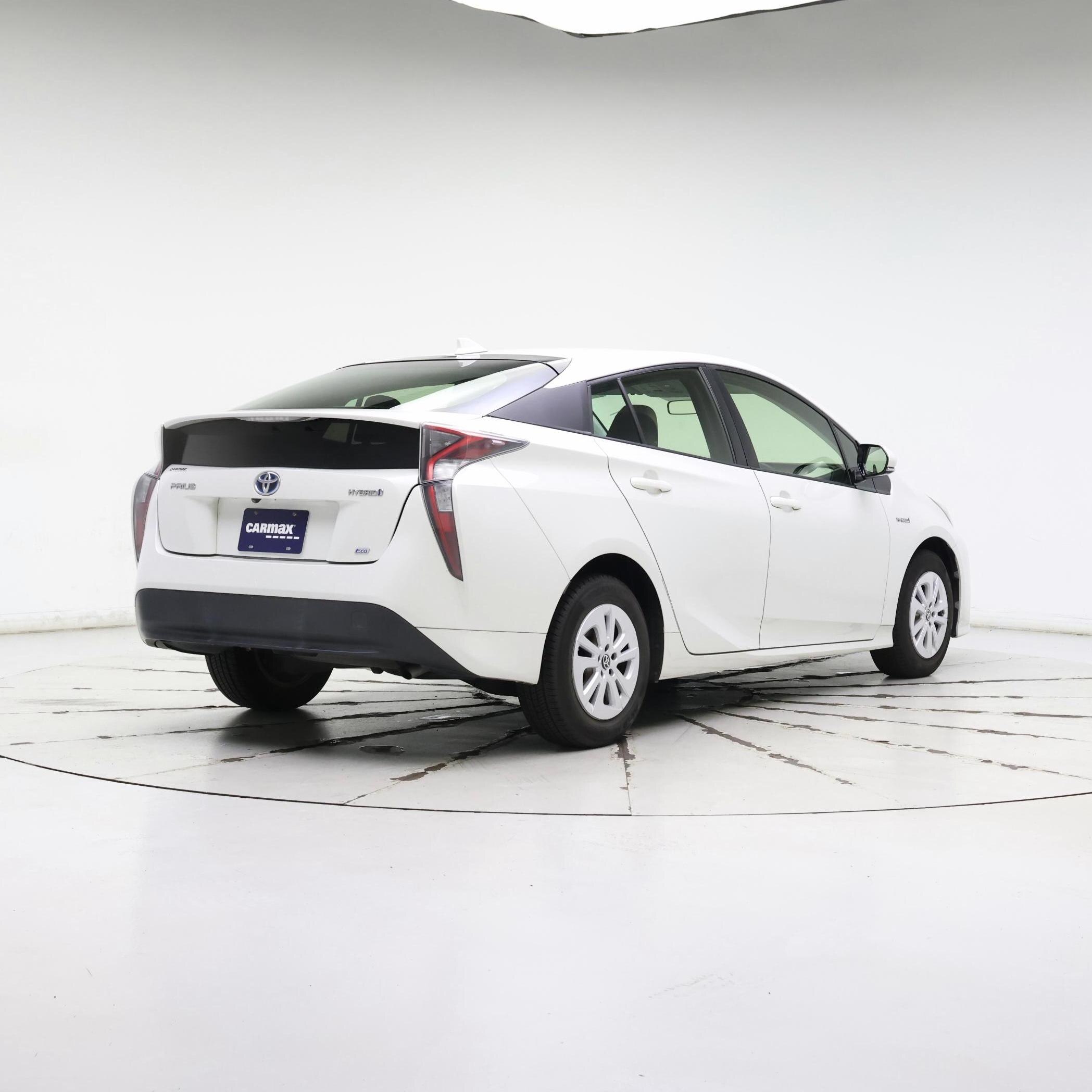 Thumbnail: 2016 Toyota Prius - 8