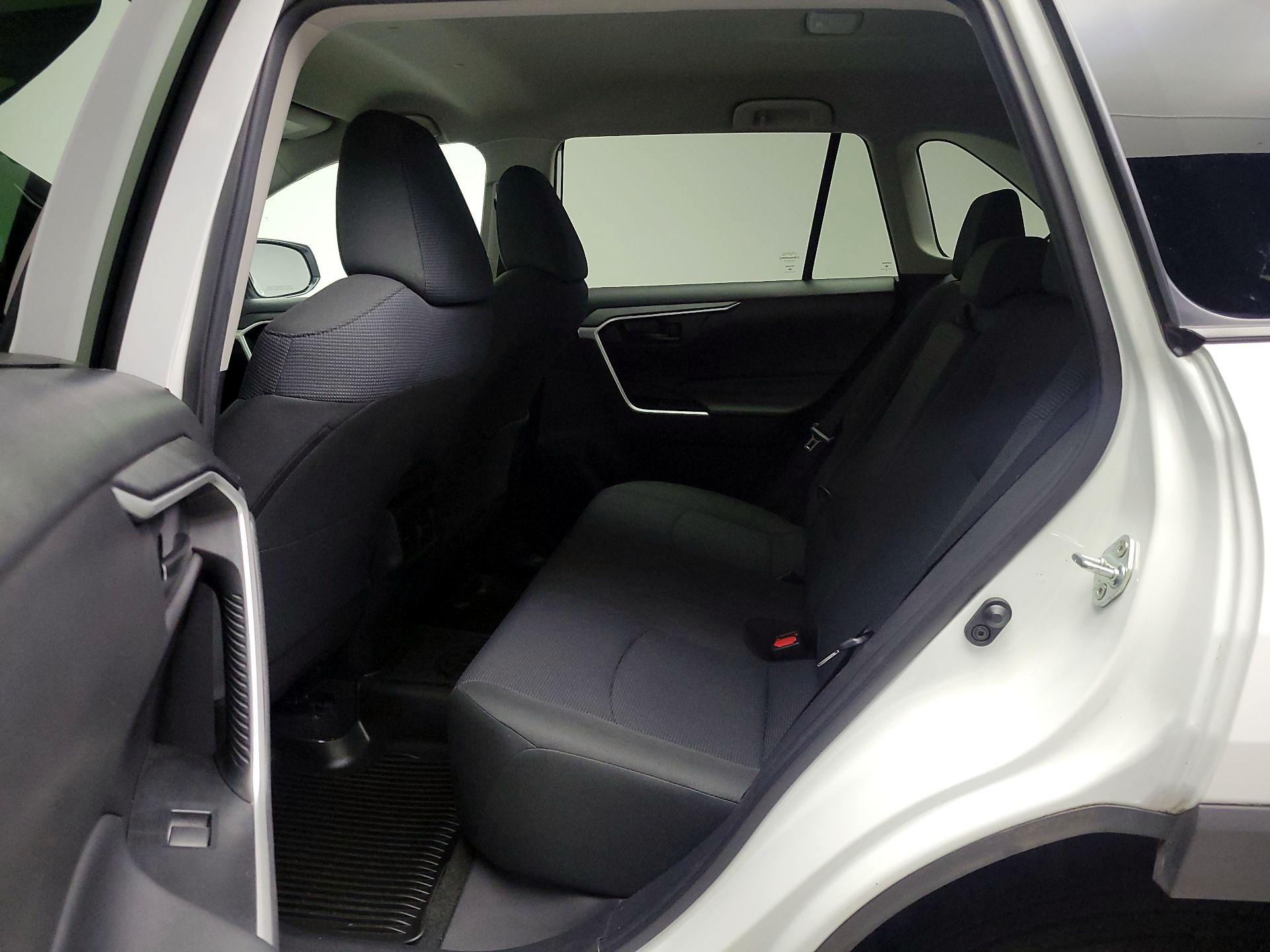 Thumbnail: 2022 Toyota RAV4 - 19