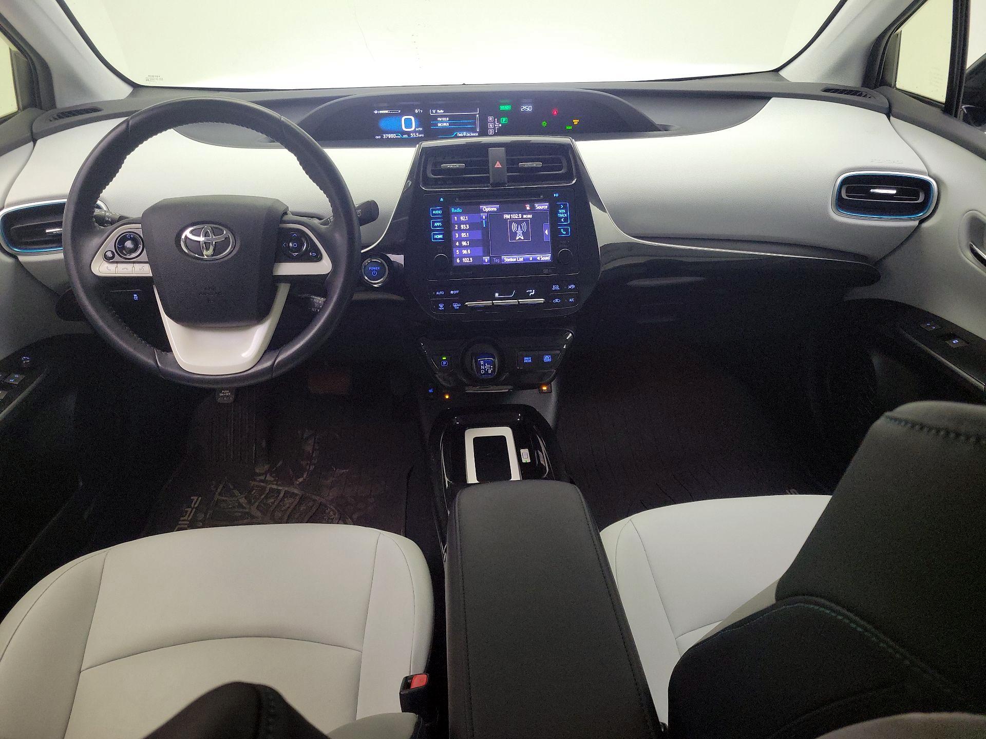Thumbnail: 2016 Toyota Prius - 9