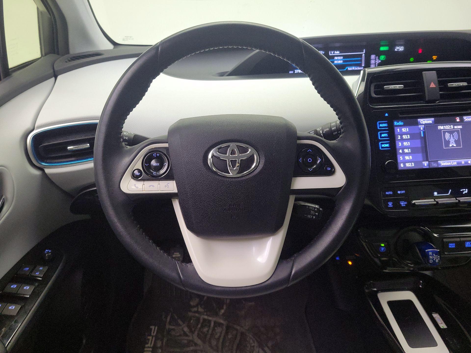 Thumbnail: 2016 Toyota Prius - 10