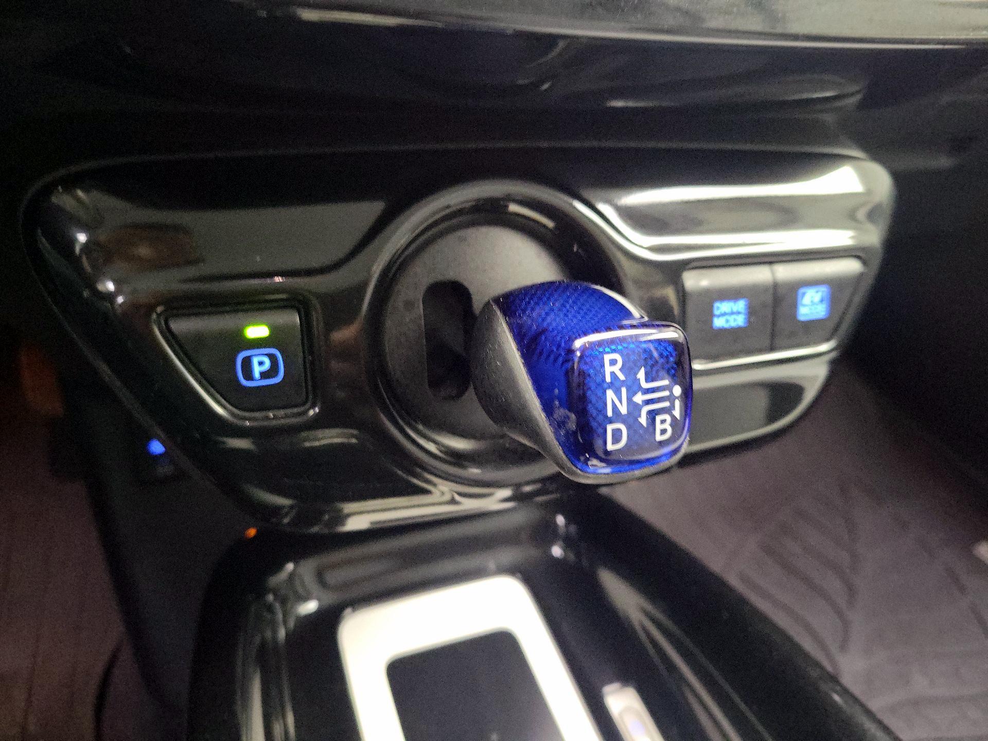 Thumbnail: 2016 Toyota Prius - 17