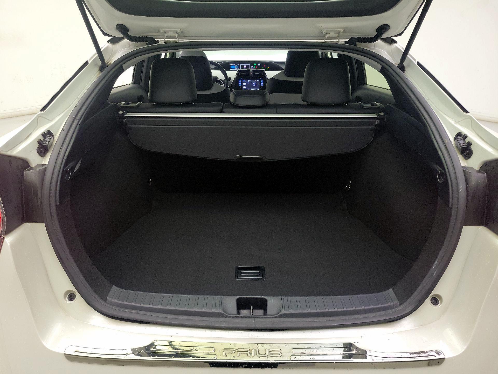 Thumbnail: 2016 Toyota Prius - 20