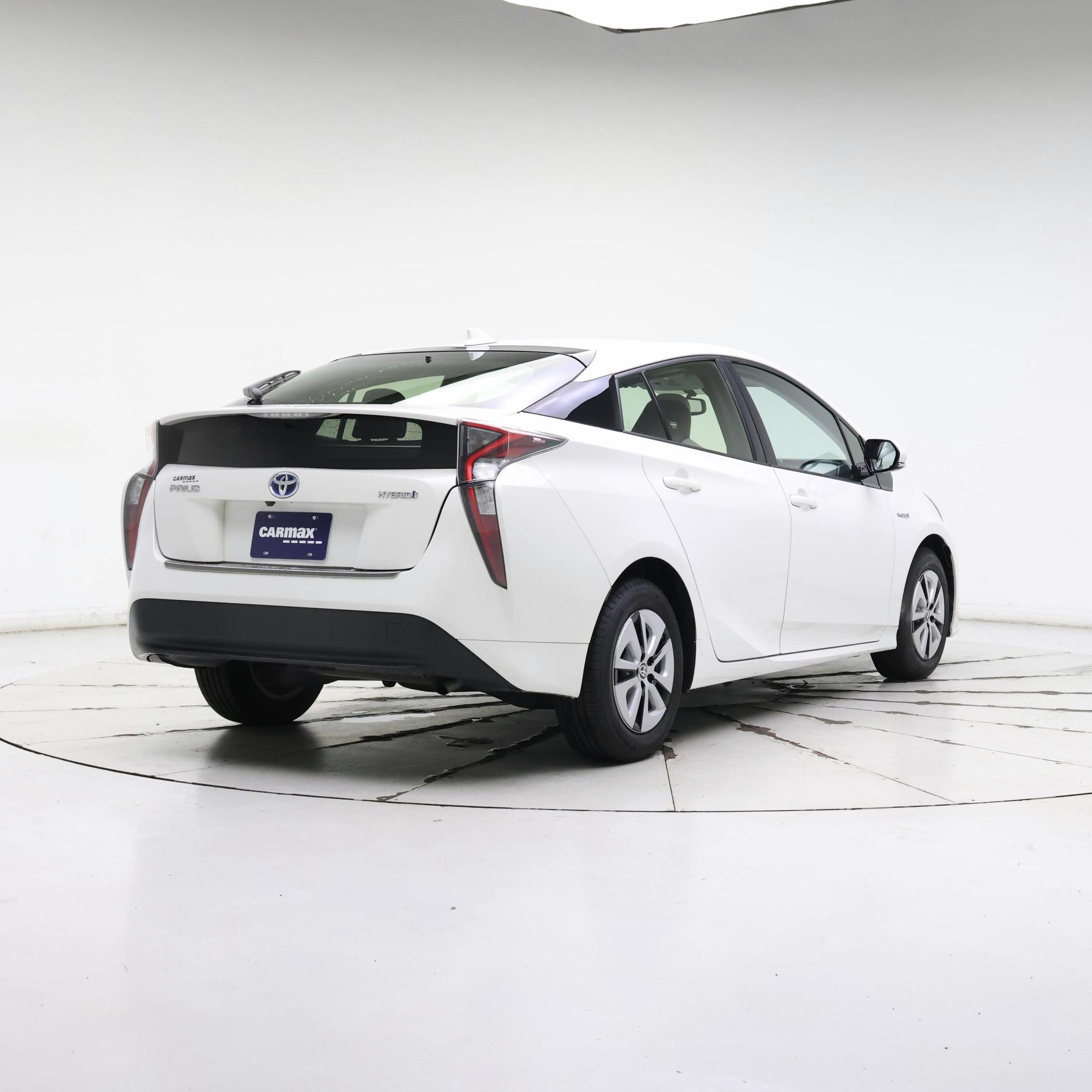 Thumbnail: 2016 Toyota Prius - 8