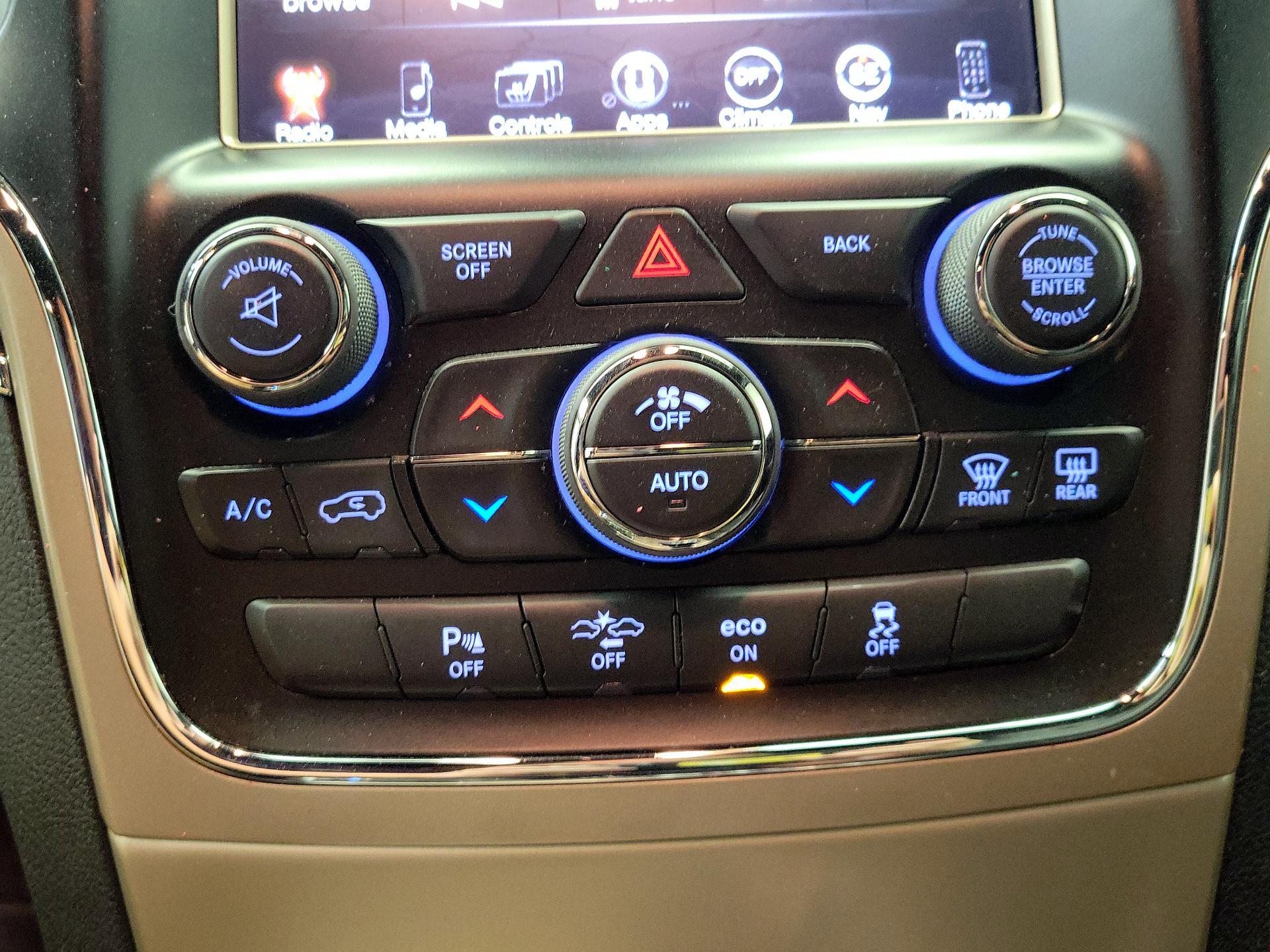 Thumbnail: 2014 Jeep Grand Cherokee - 17