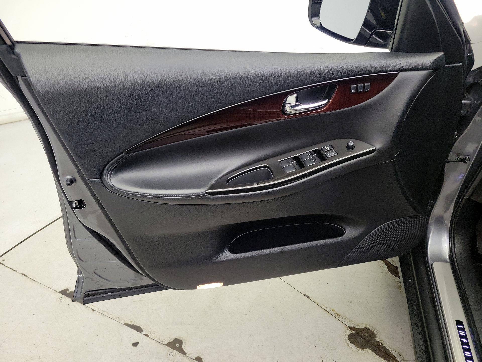 Thumbnail: 2016 INFINITI QX50 - 12