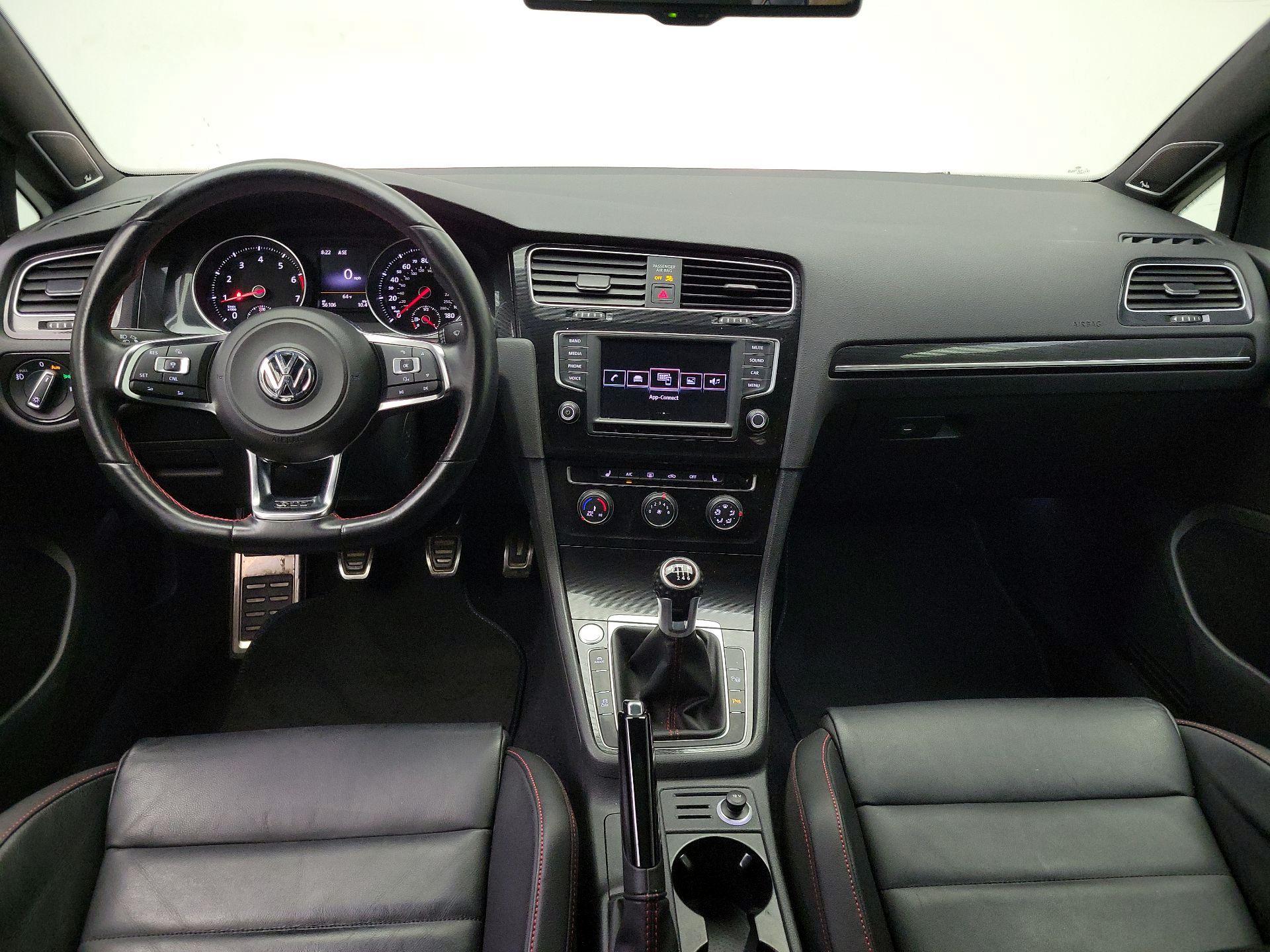 Thumbnail: 2016 Volkswagen Golf - 9