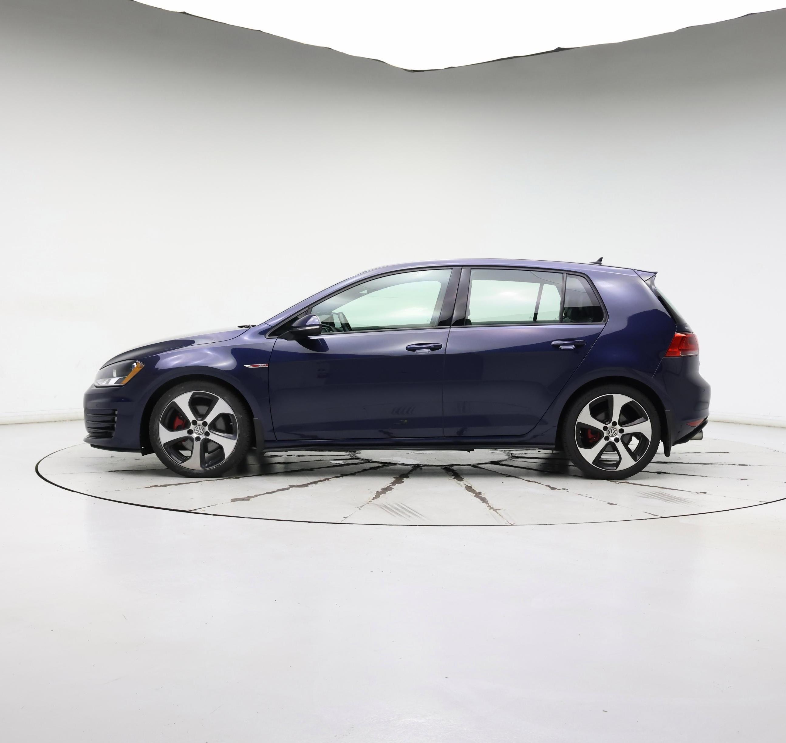 Thumbnail: 2016 Volkswagen Golf - 3
