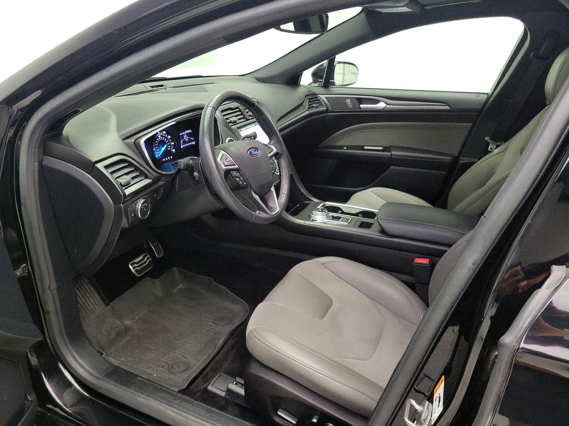 Thumbnail: 2017 Ford Fusion - 11
