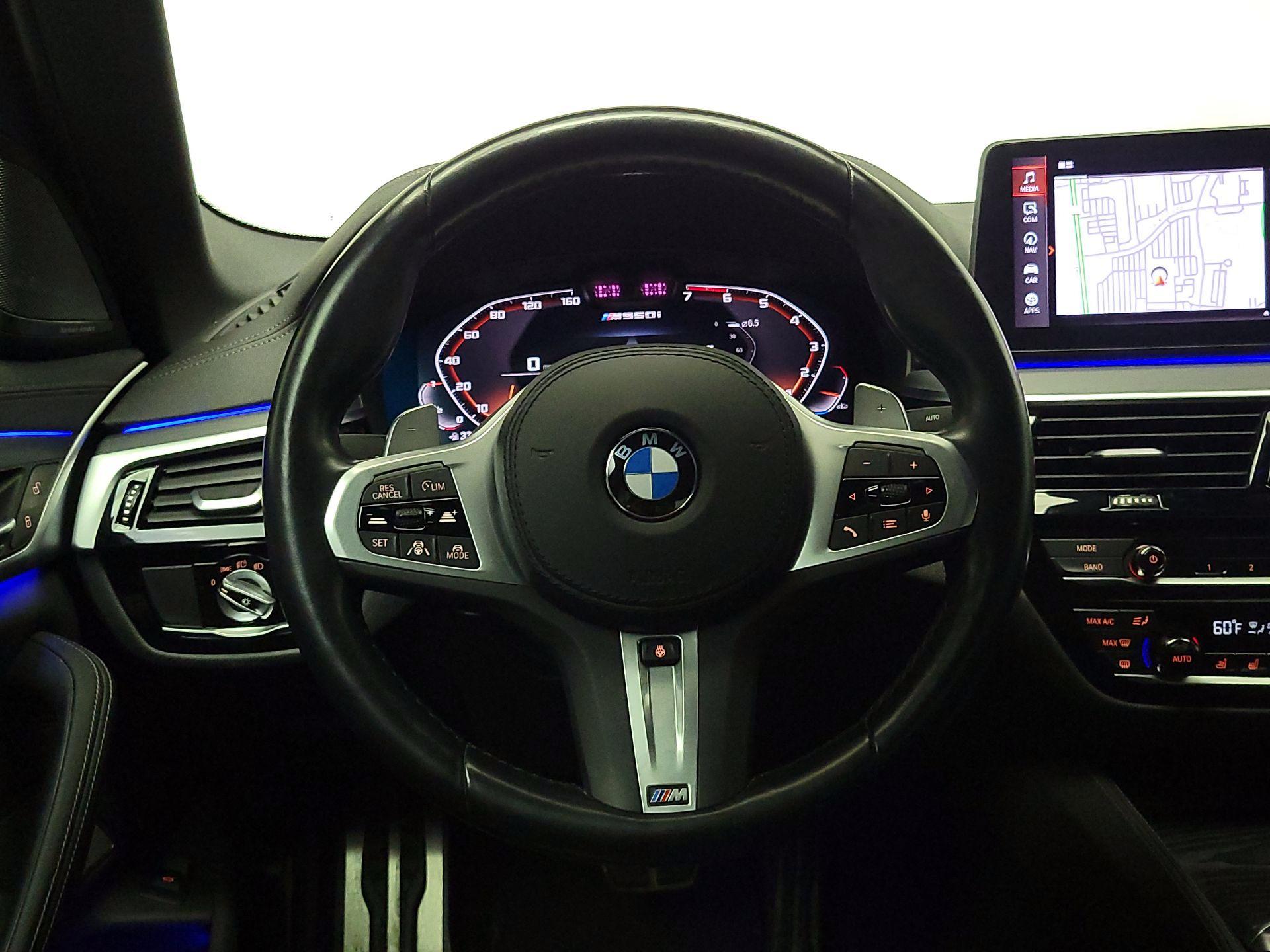 Thumbnail: 2022 BMW 5 Series - 10