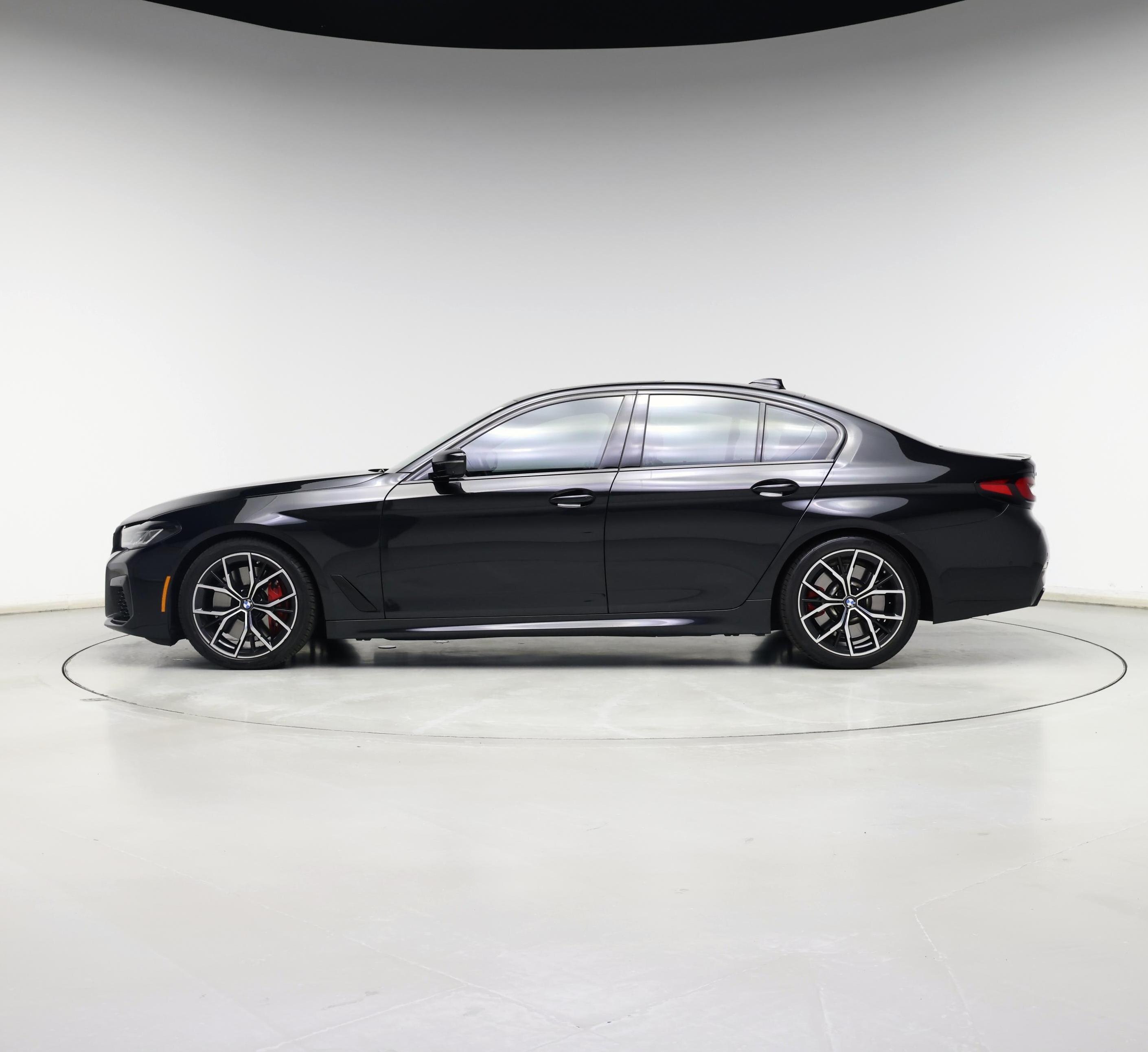 Thumbnail: 2022 BMW 5 Series - 3