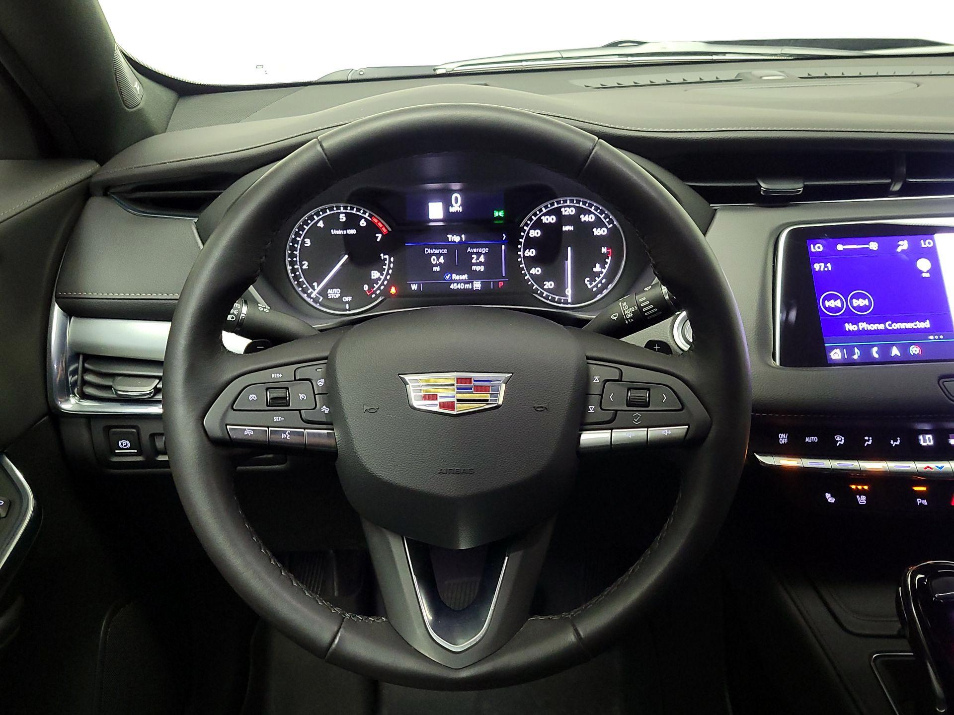 Thumbnail: 2023 Cadillac XT4 - 10