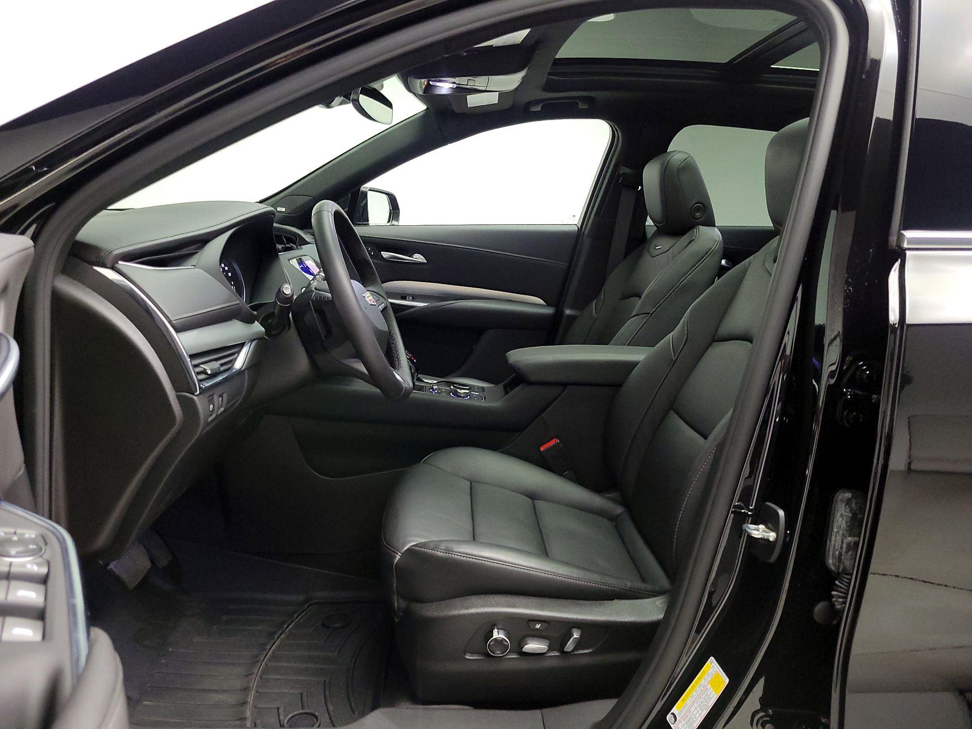 Thumbnail: 2023 Cadillac XT4 - 11