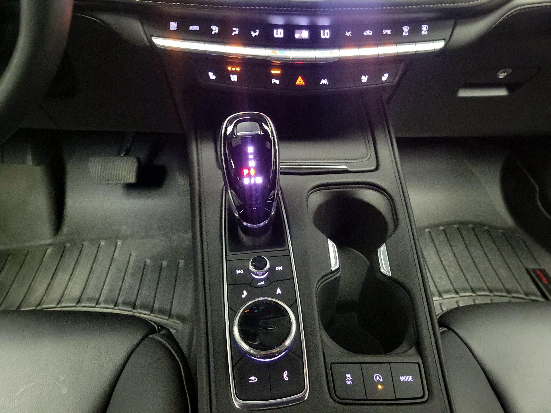 Thumbnail: 2023 Cadillac XT4 - 18